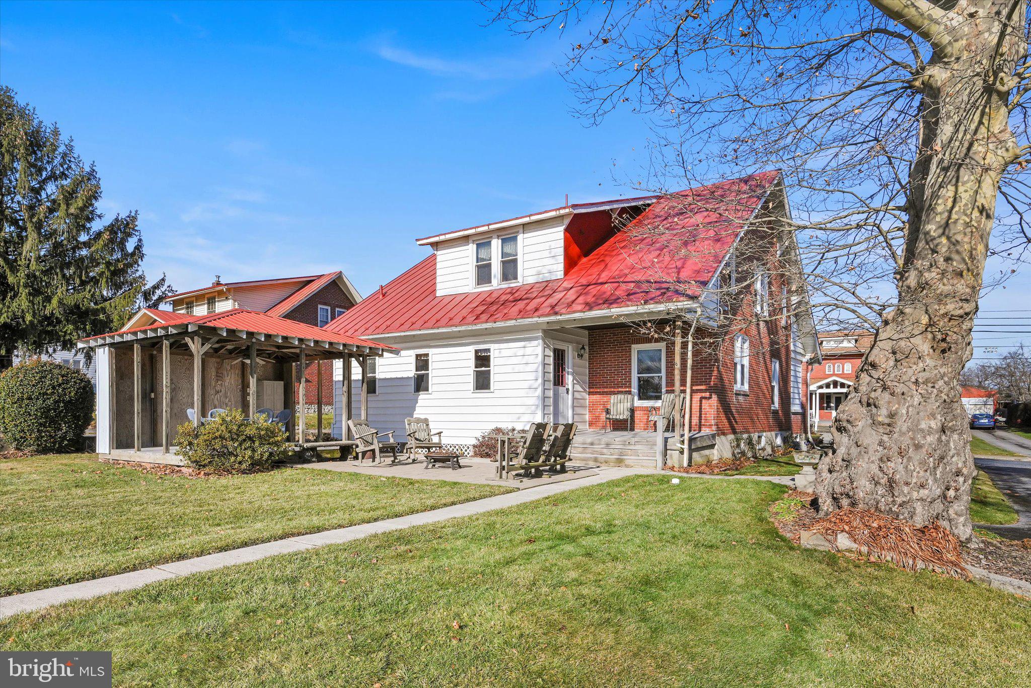 BLUE RIBBON FARMS - Residential