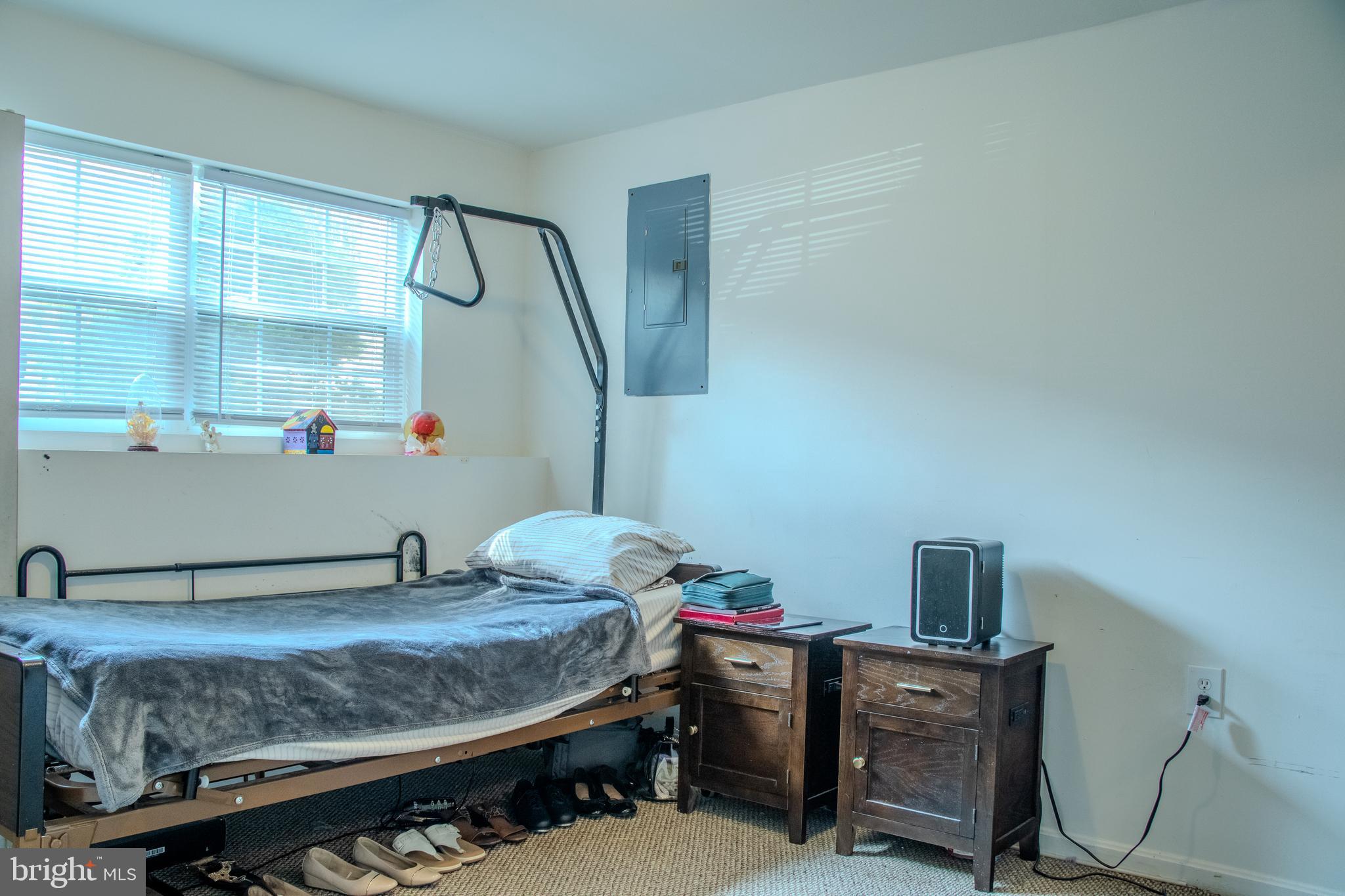 SEVEN OAKS - Residential