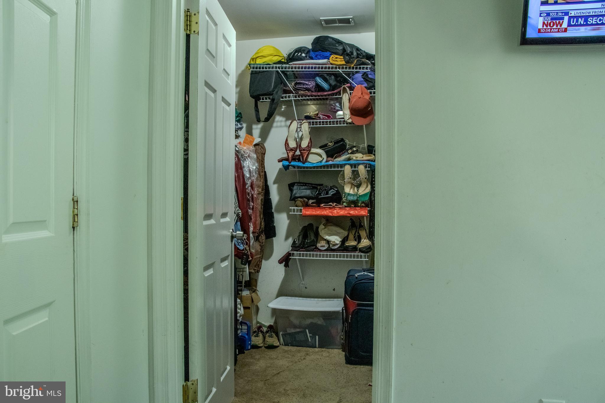 SEVEN OAKS - Residential