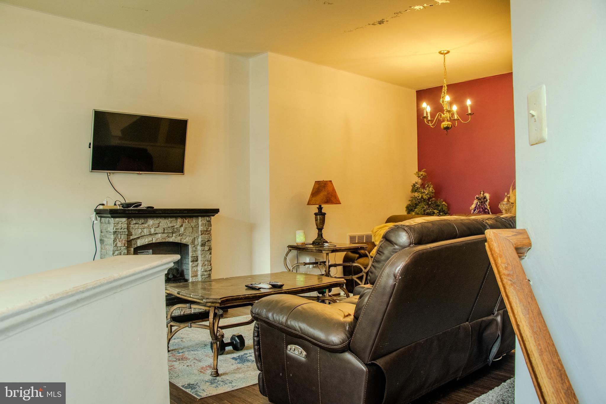 SEVEN OAKS - Residential