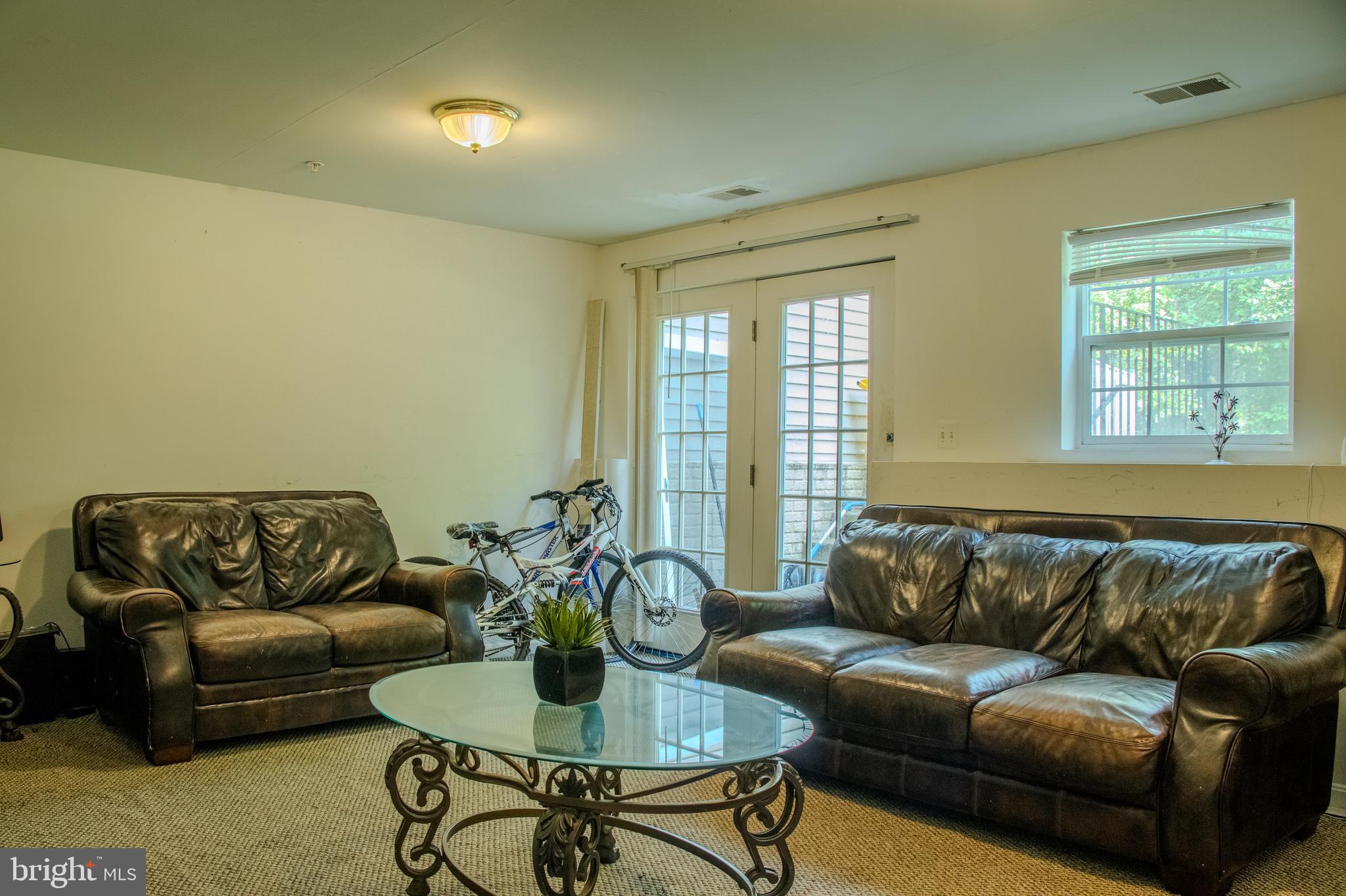 SEVEN OAKS - Residential