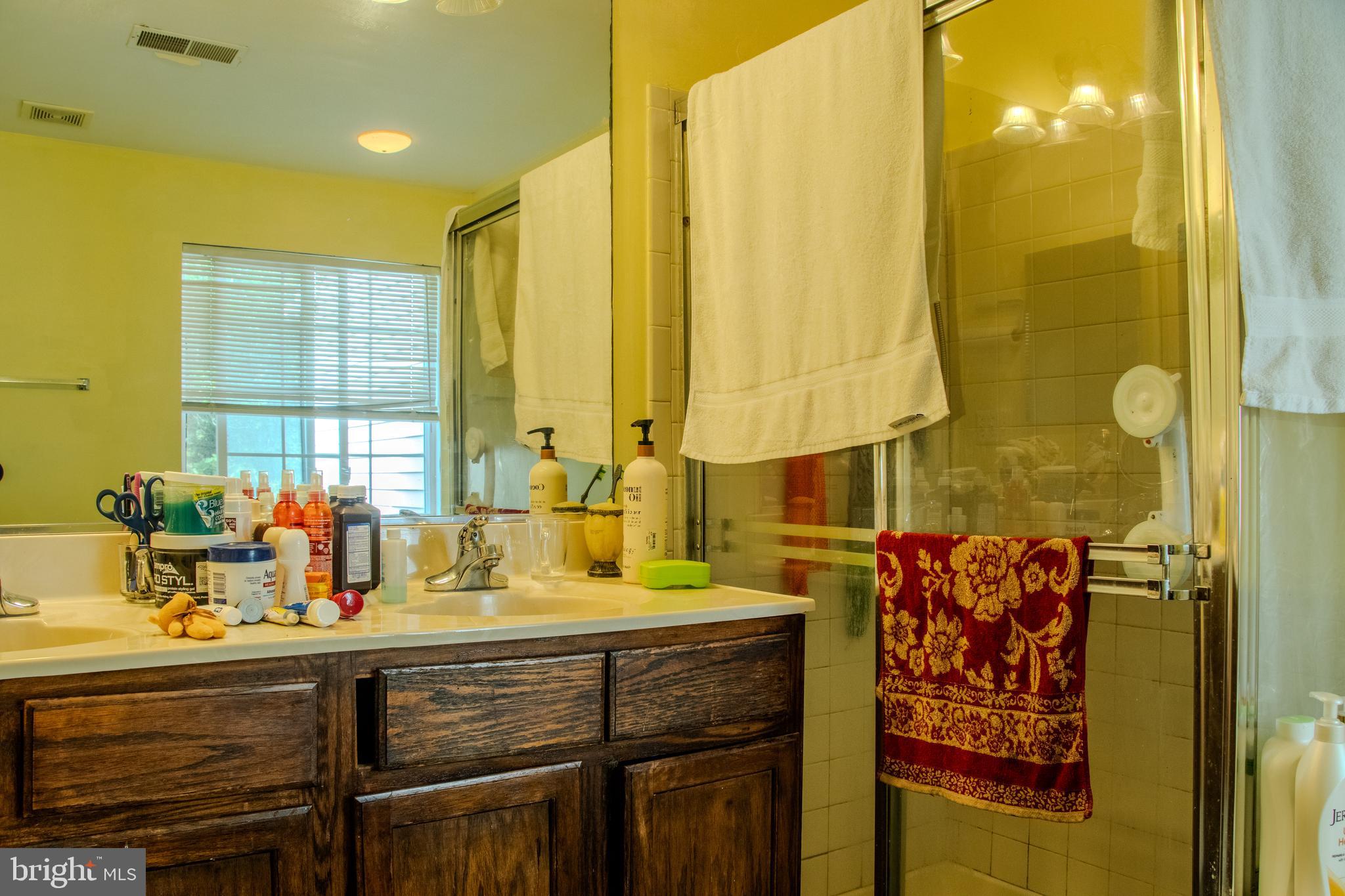 SEVEN OAKS - Residential