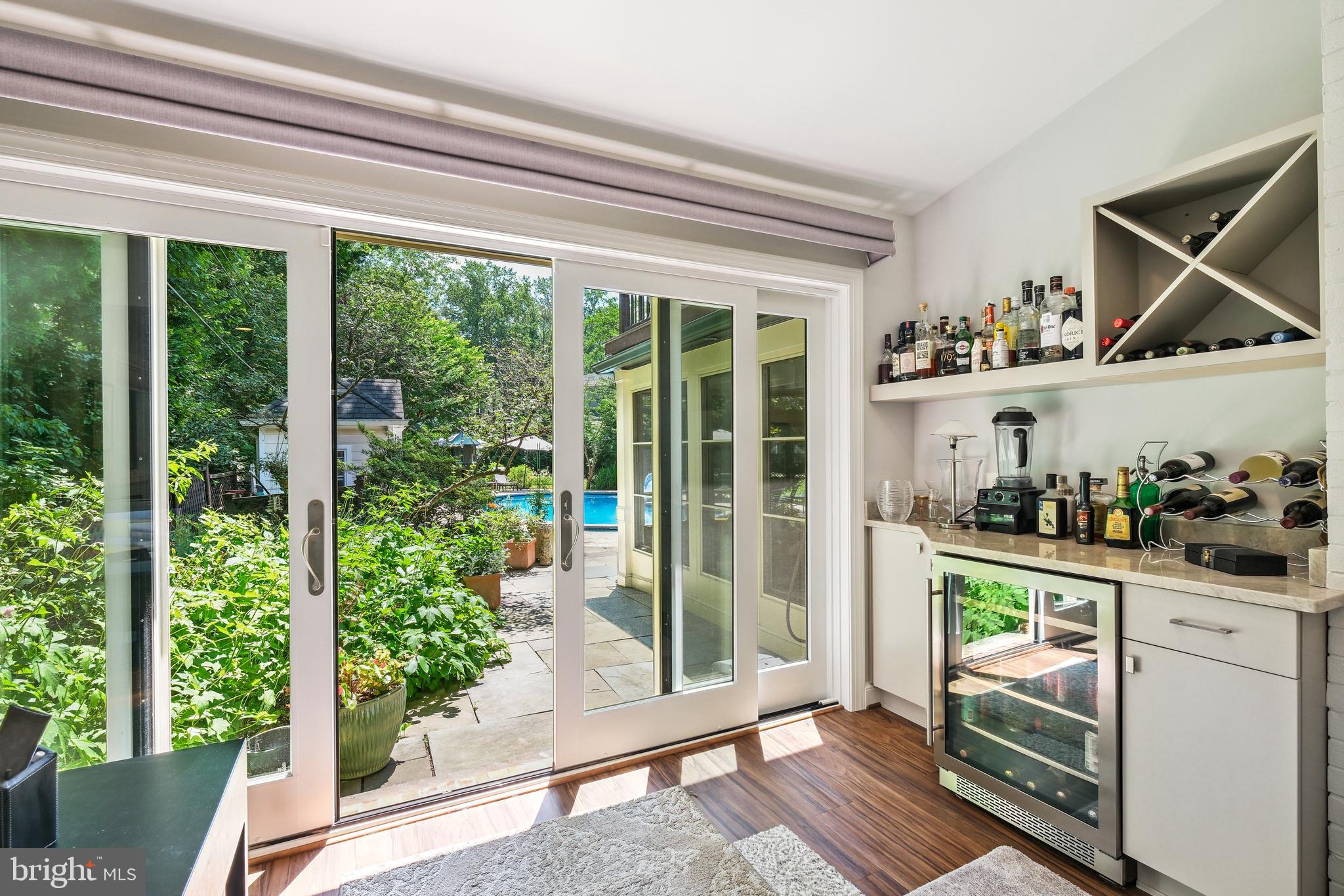 LUXMANOR - Residential