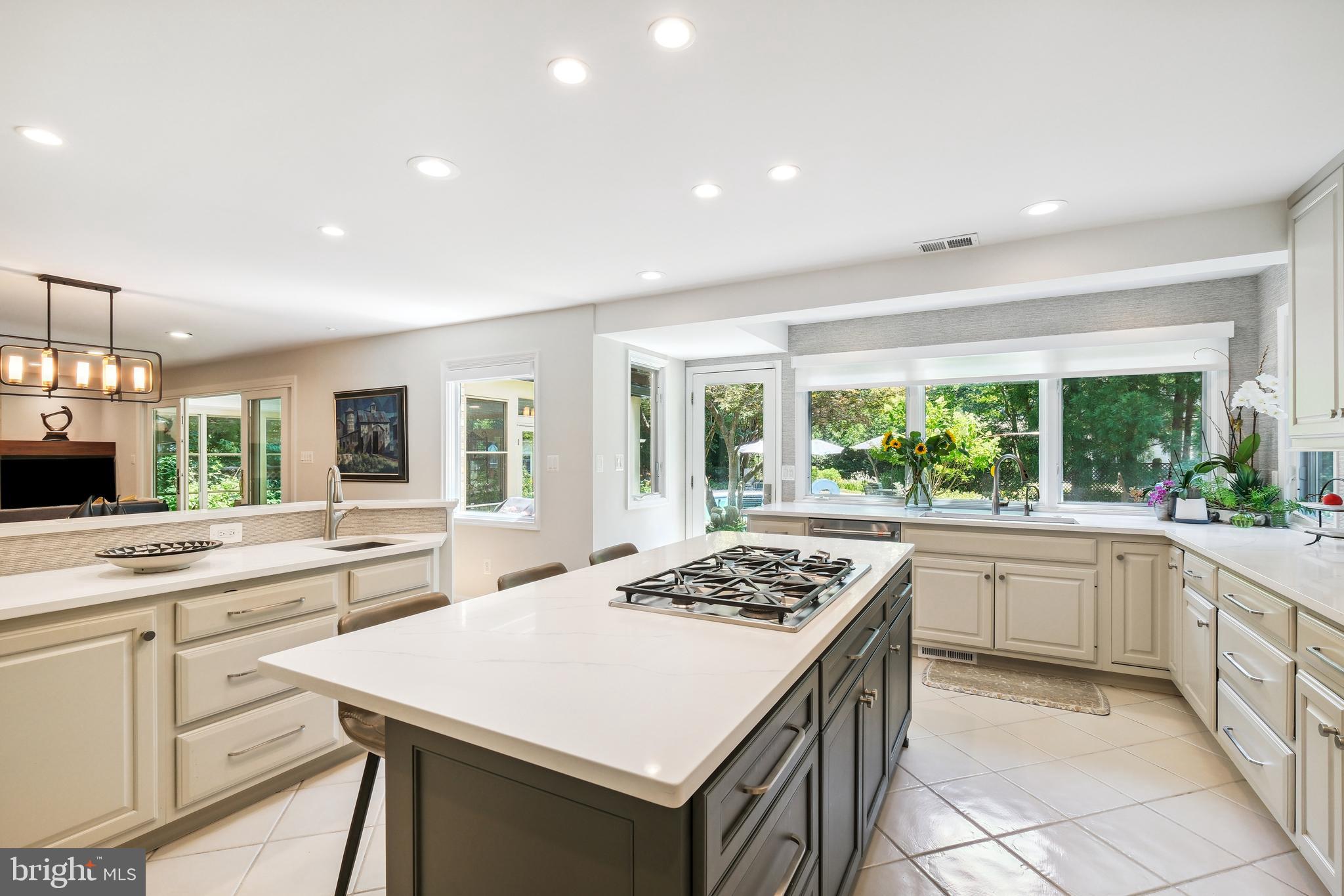 LUXMANOR - Residential