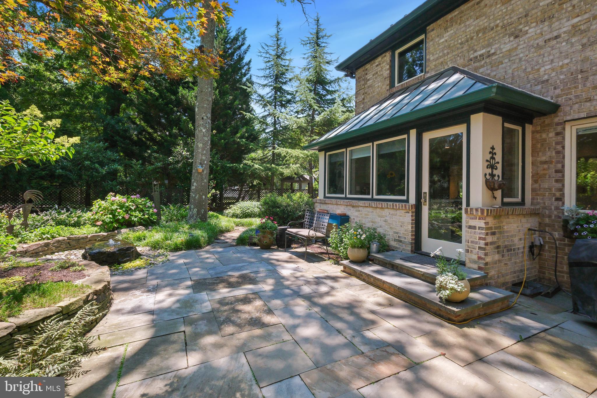 LUXMANOR - Residential