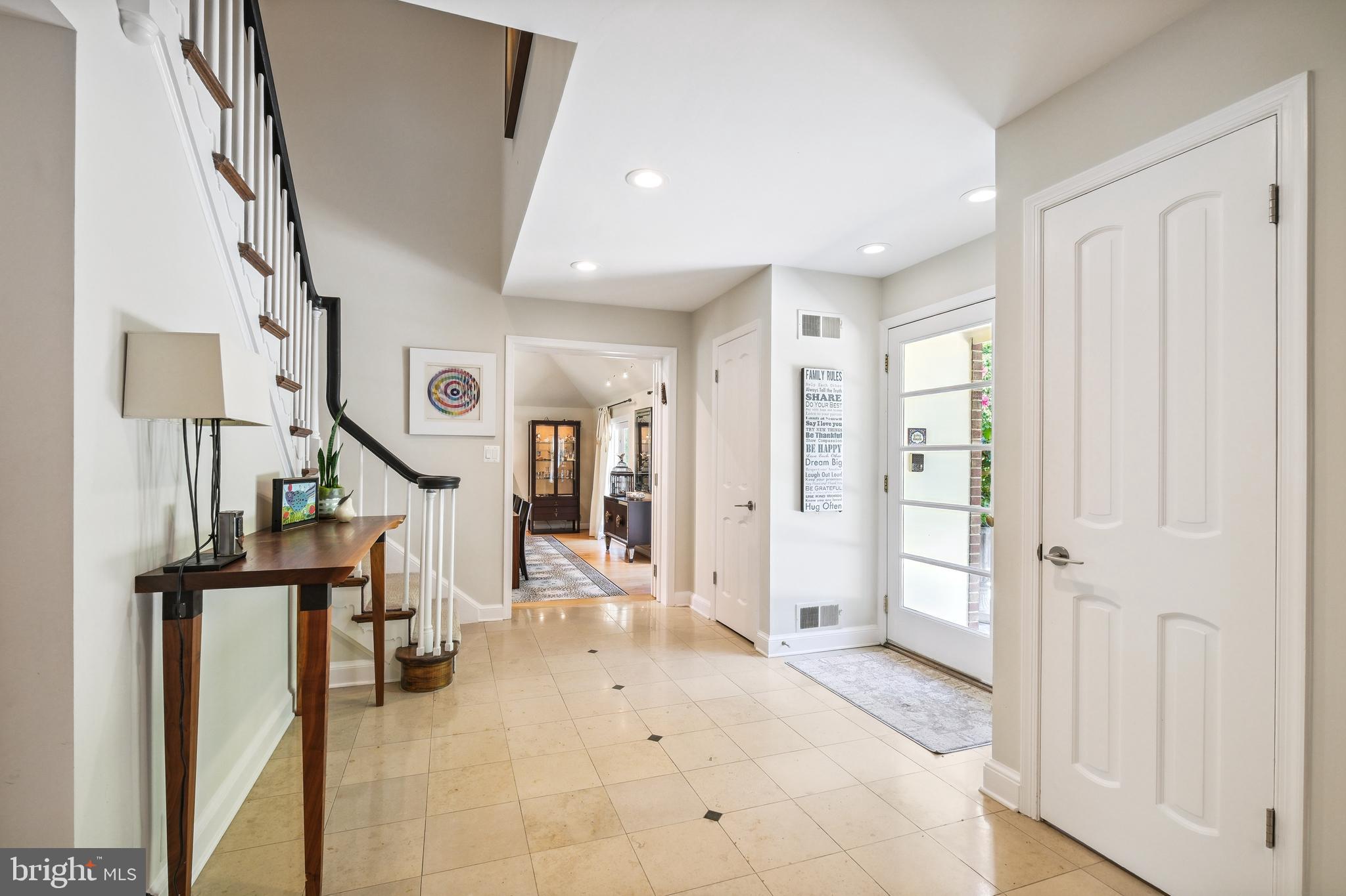 LUXMANOR - Residential