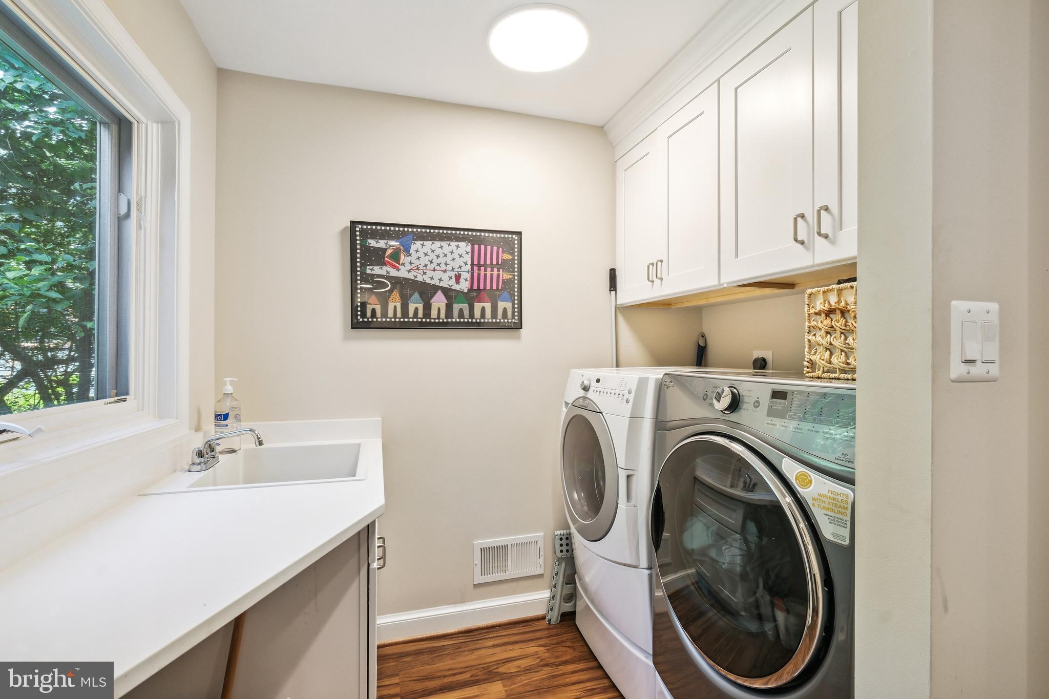 LUXMANOR - Residential