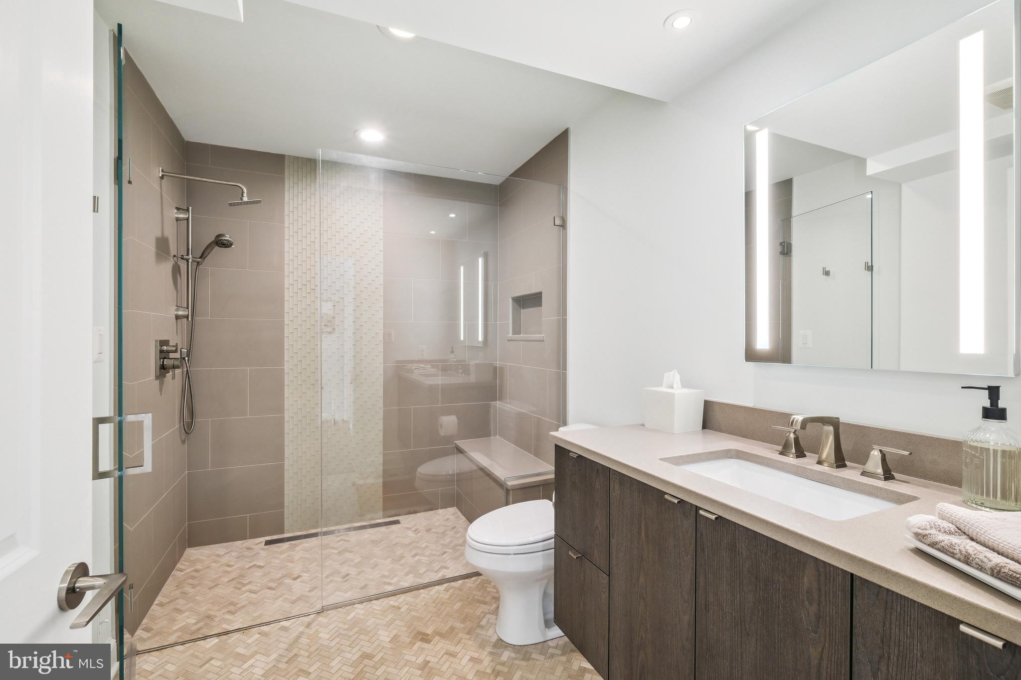 LUXMANOR - Residential