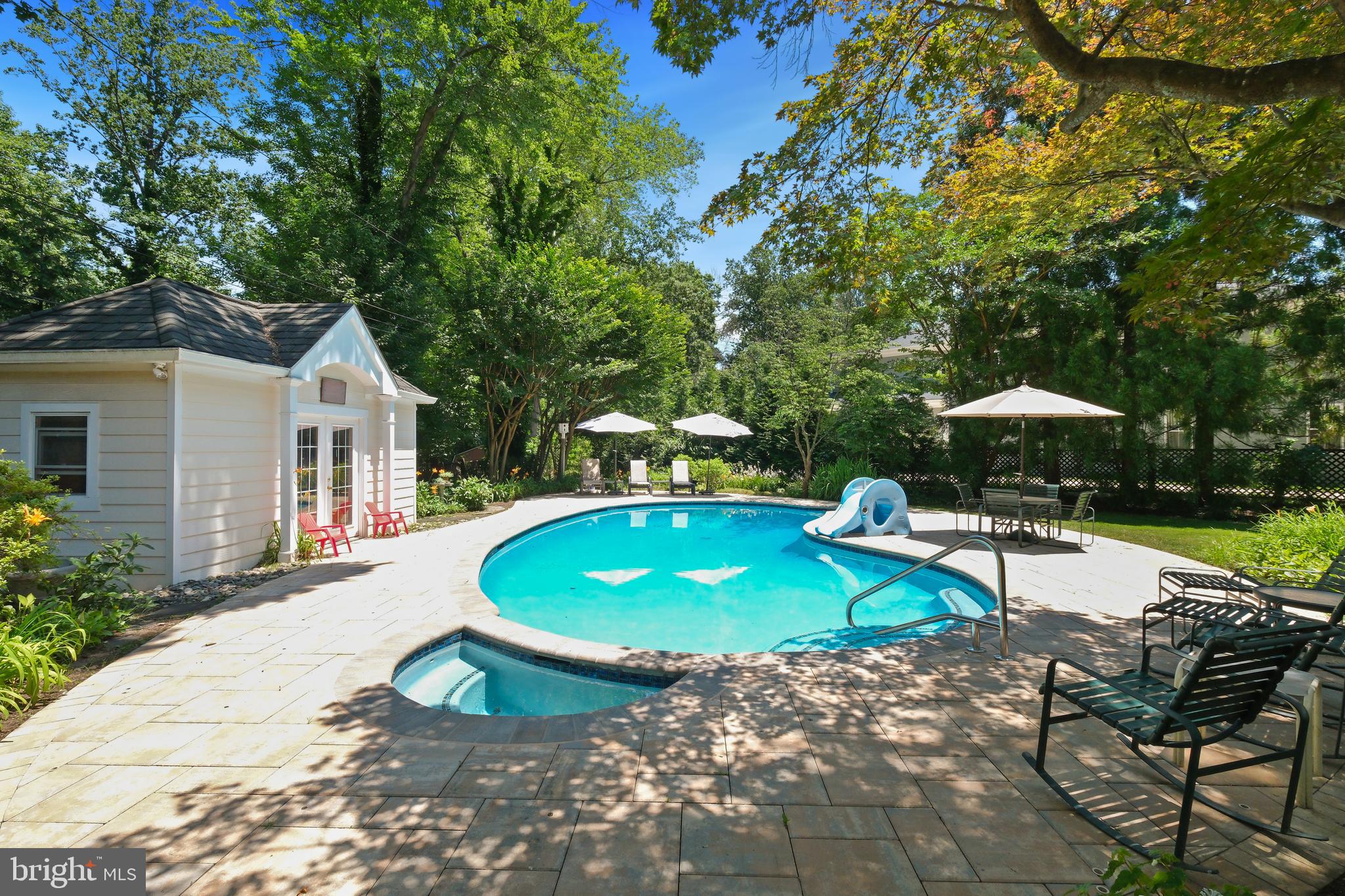 LUXMANOR - Residential