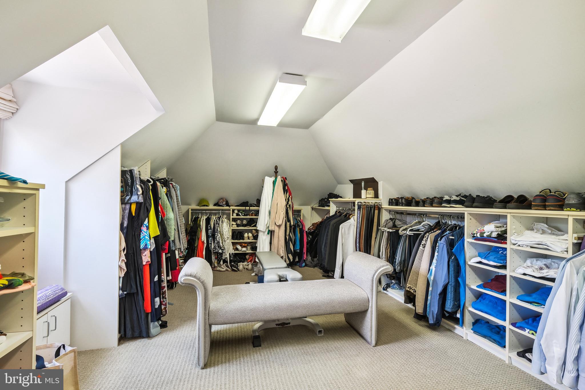 LUXMANOR - Residential