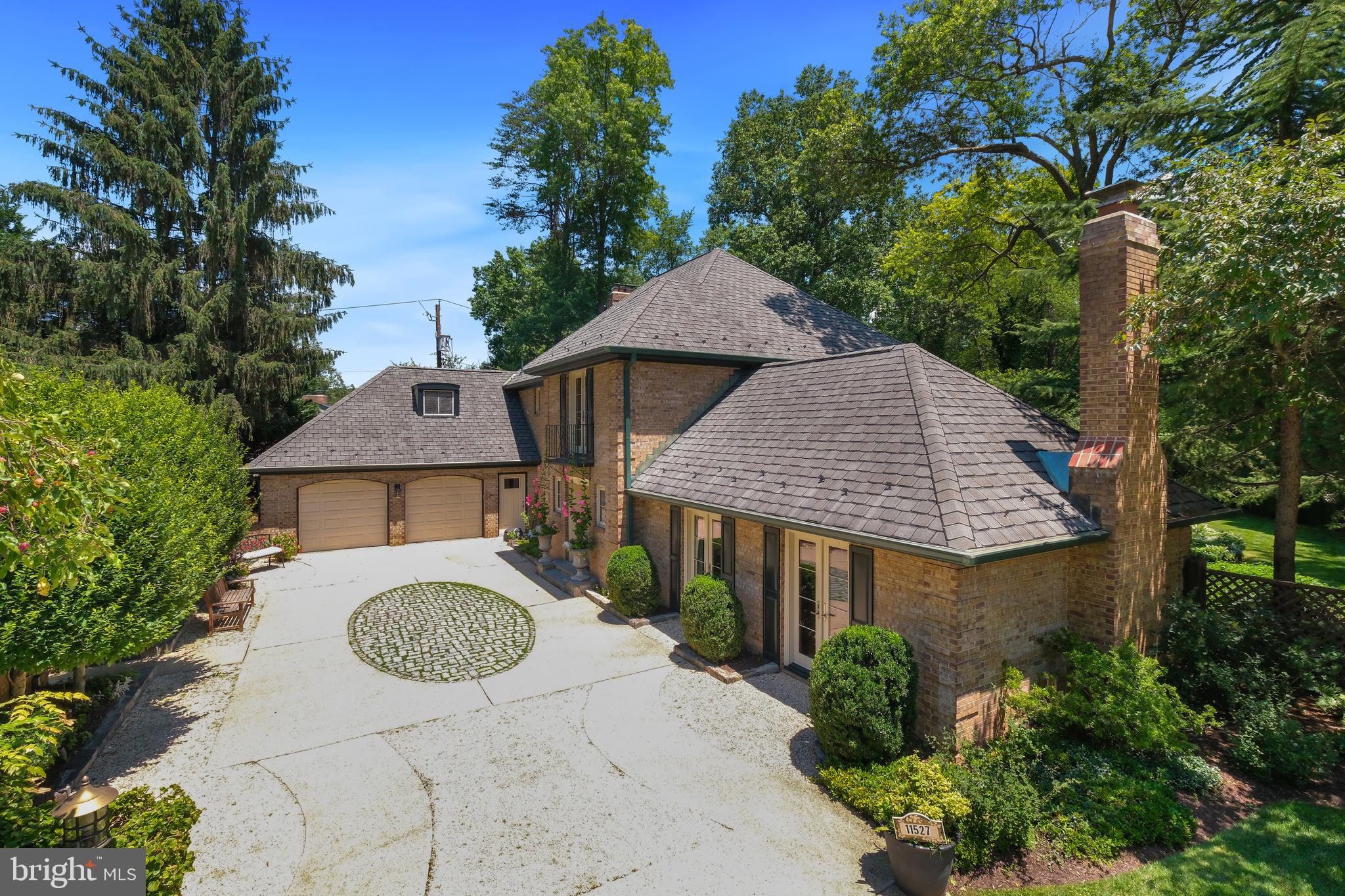 LUXMANOR - Residential