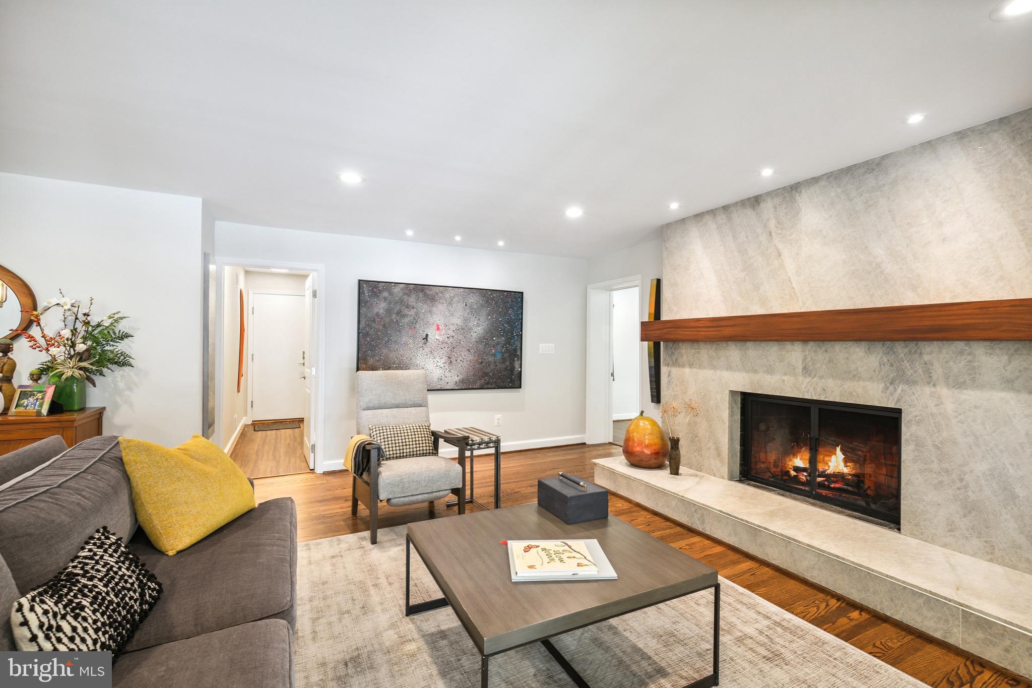 LUXMANOR - Residential