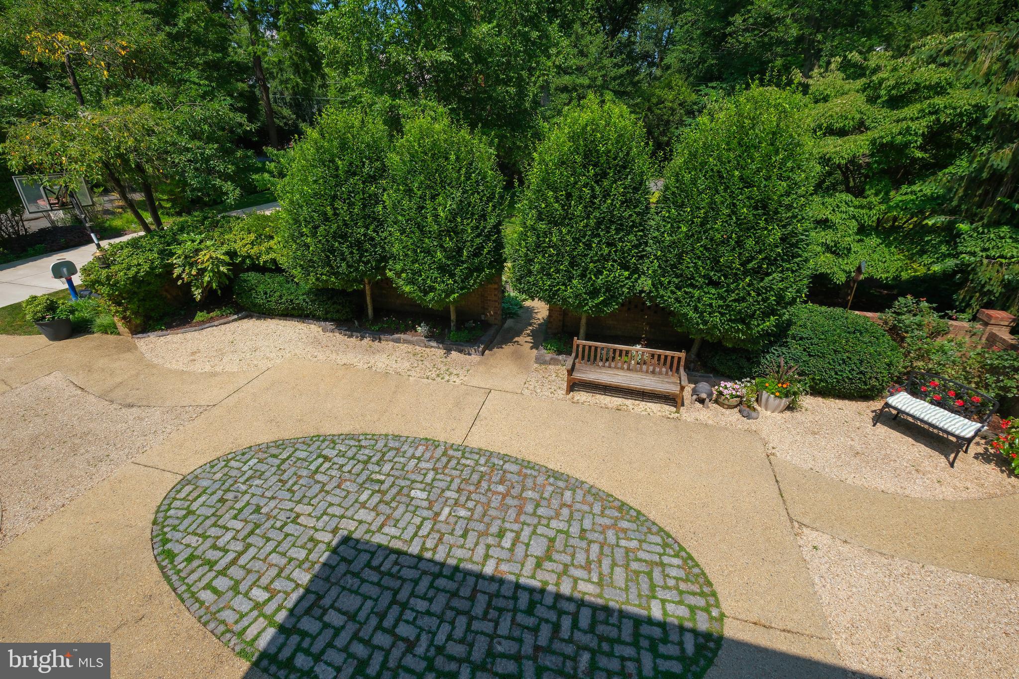 LUXMANOR - Residential