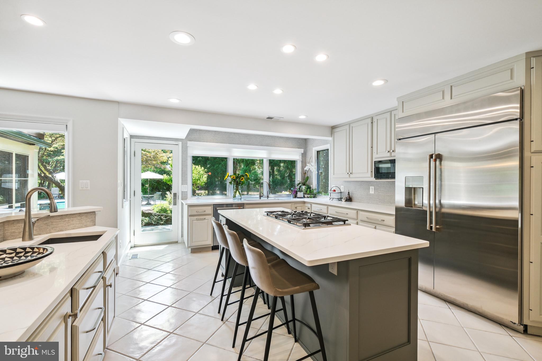 LUXMANOR - Residential