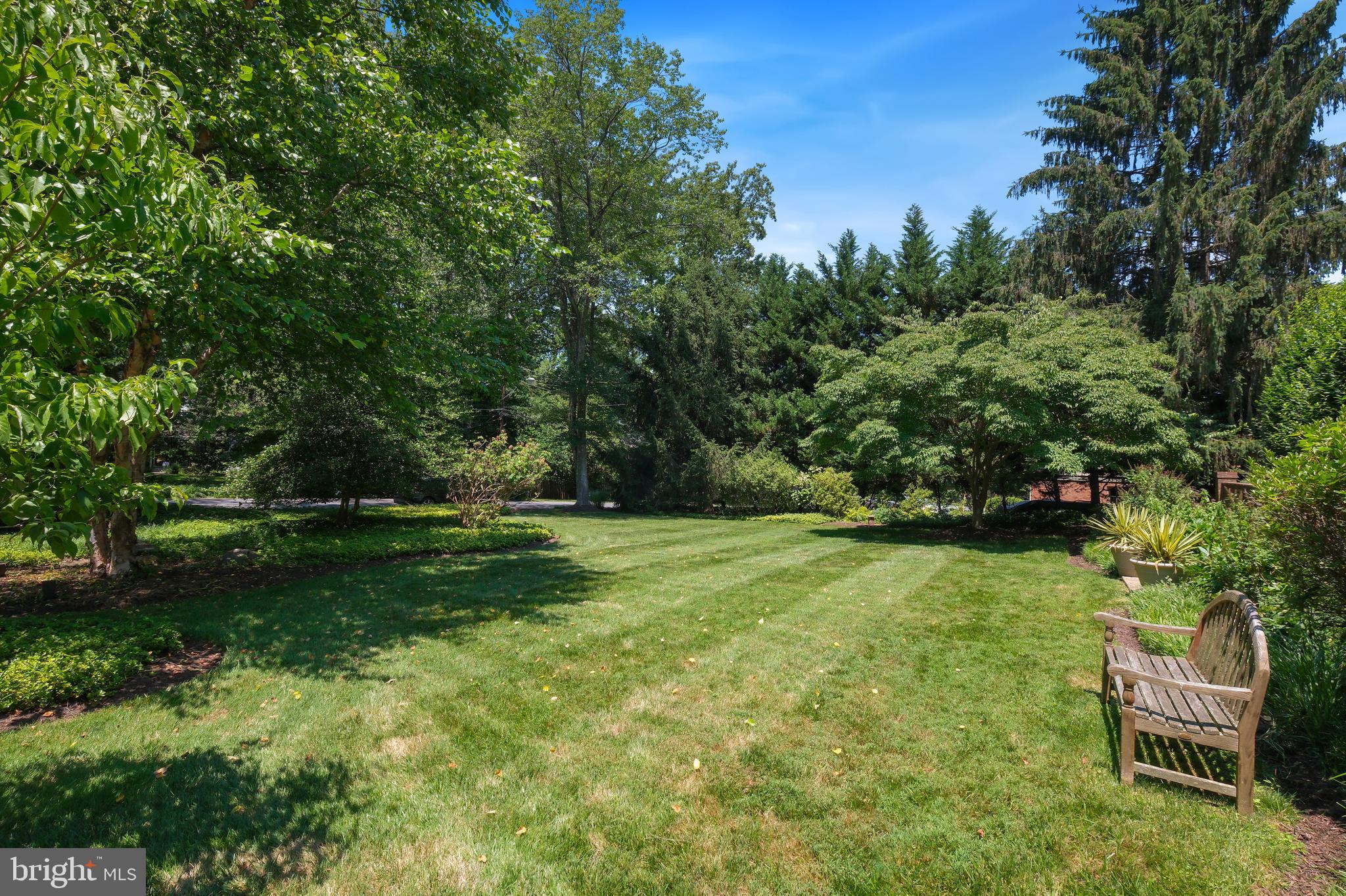 LUXMANOR - Residential