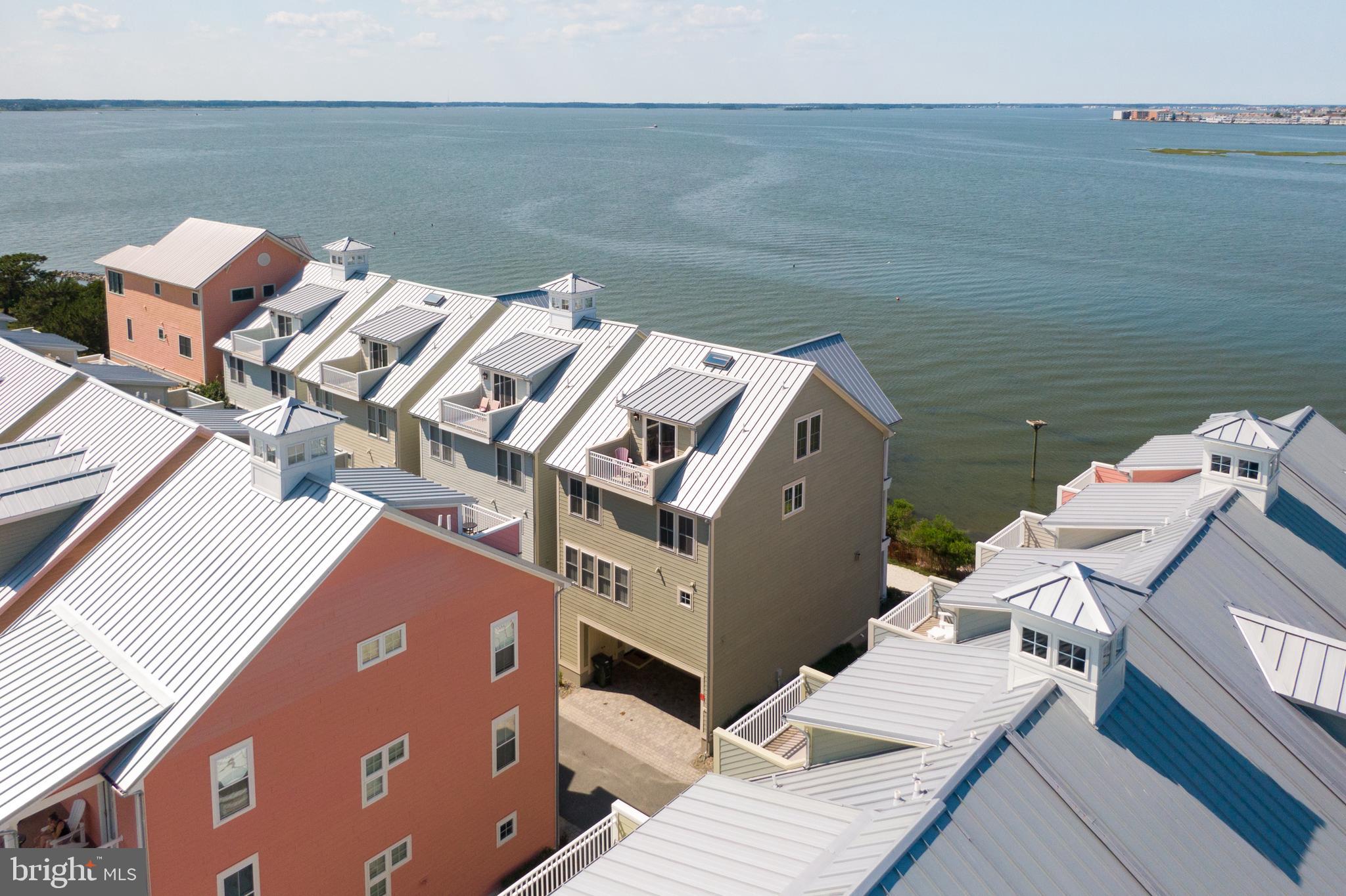 SUNSET ISLAND - Residential