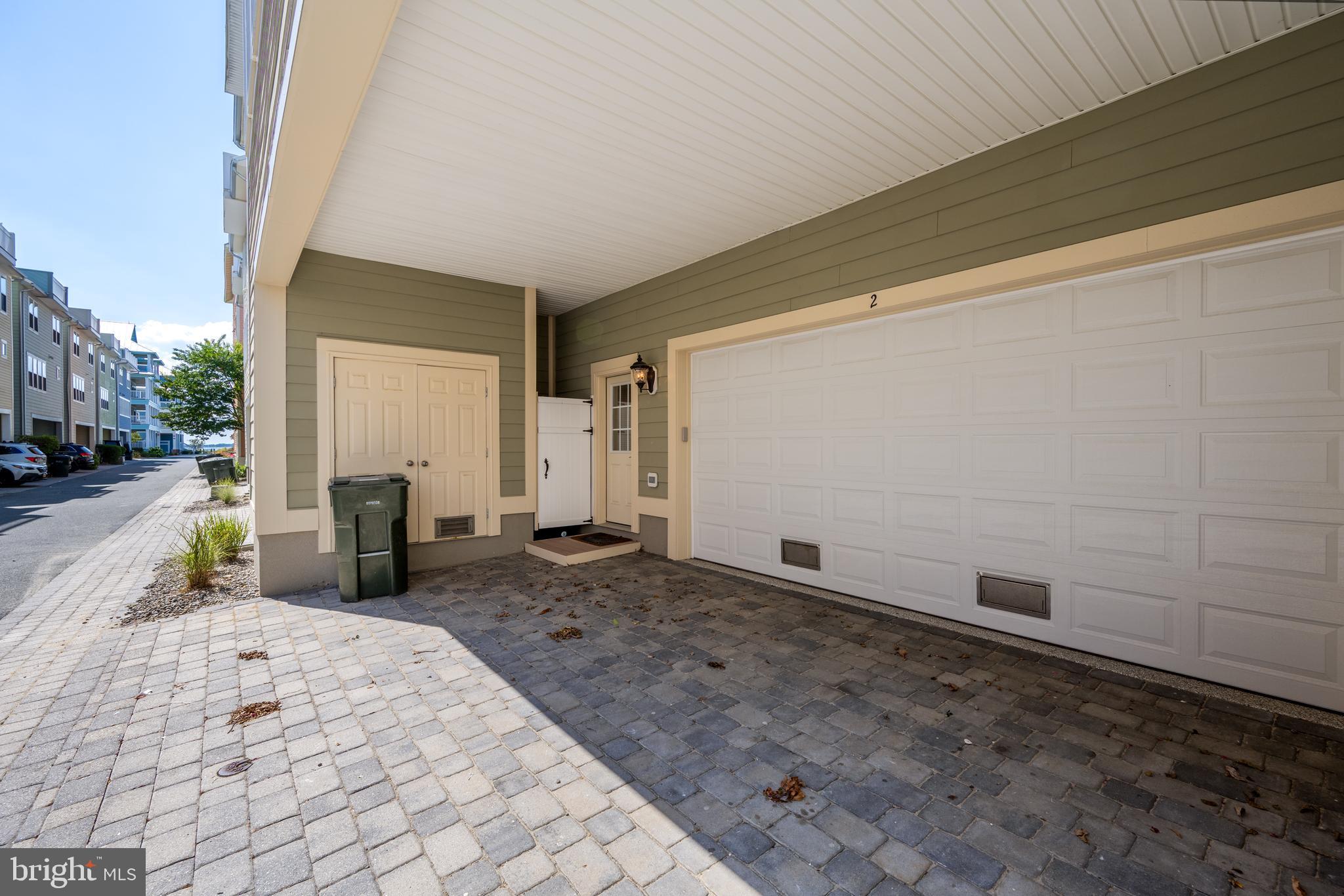 SUNSET ISLAND - Residential