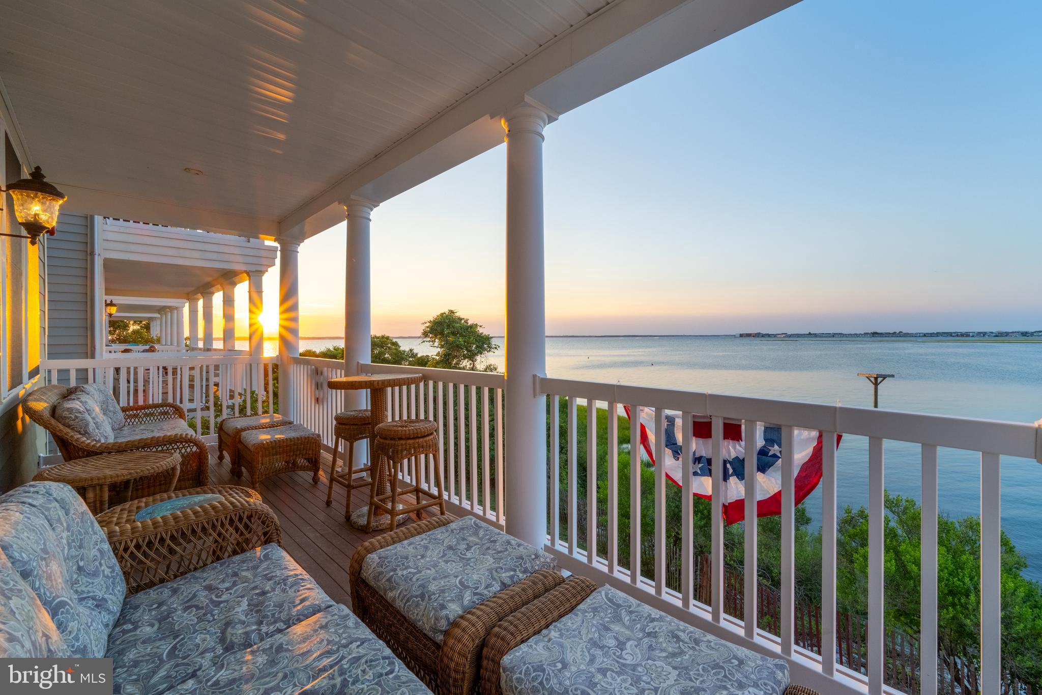 SUNSET ISLAND - Residential