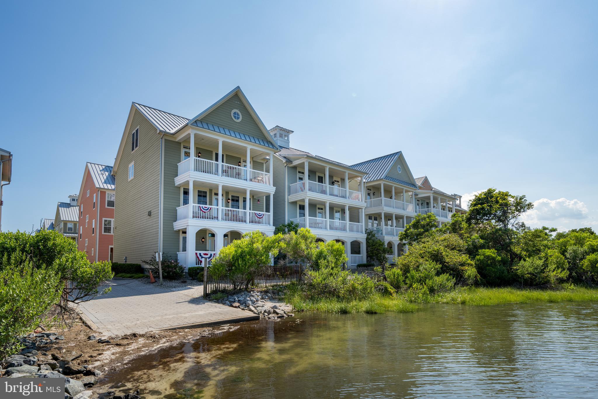 SUNSET ISLAND - Residential