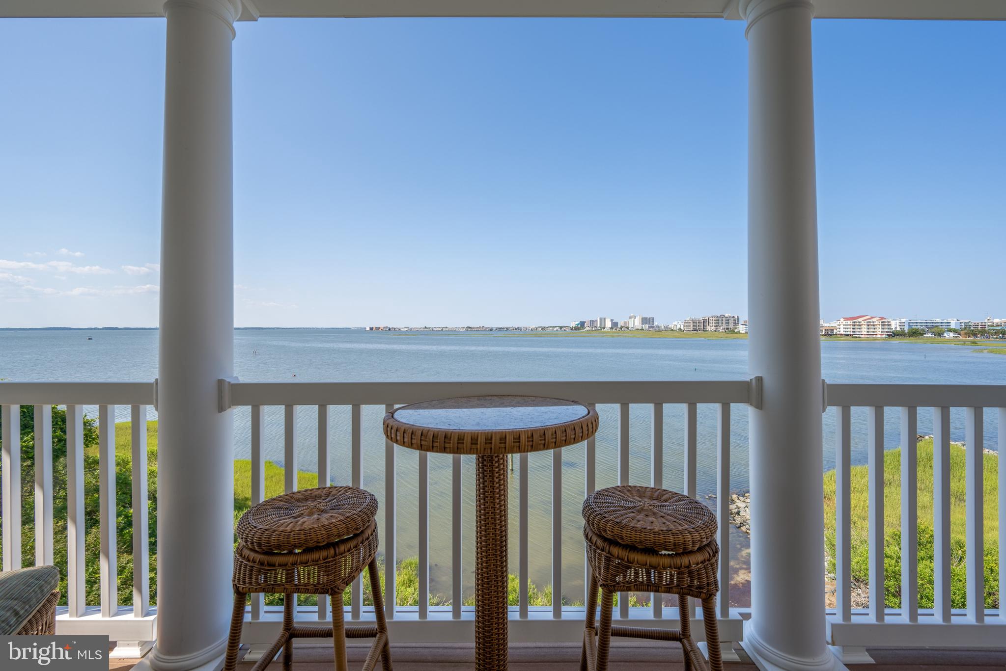 SUNSET ISLAND - Residential