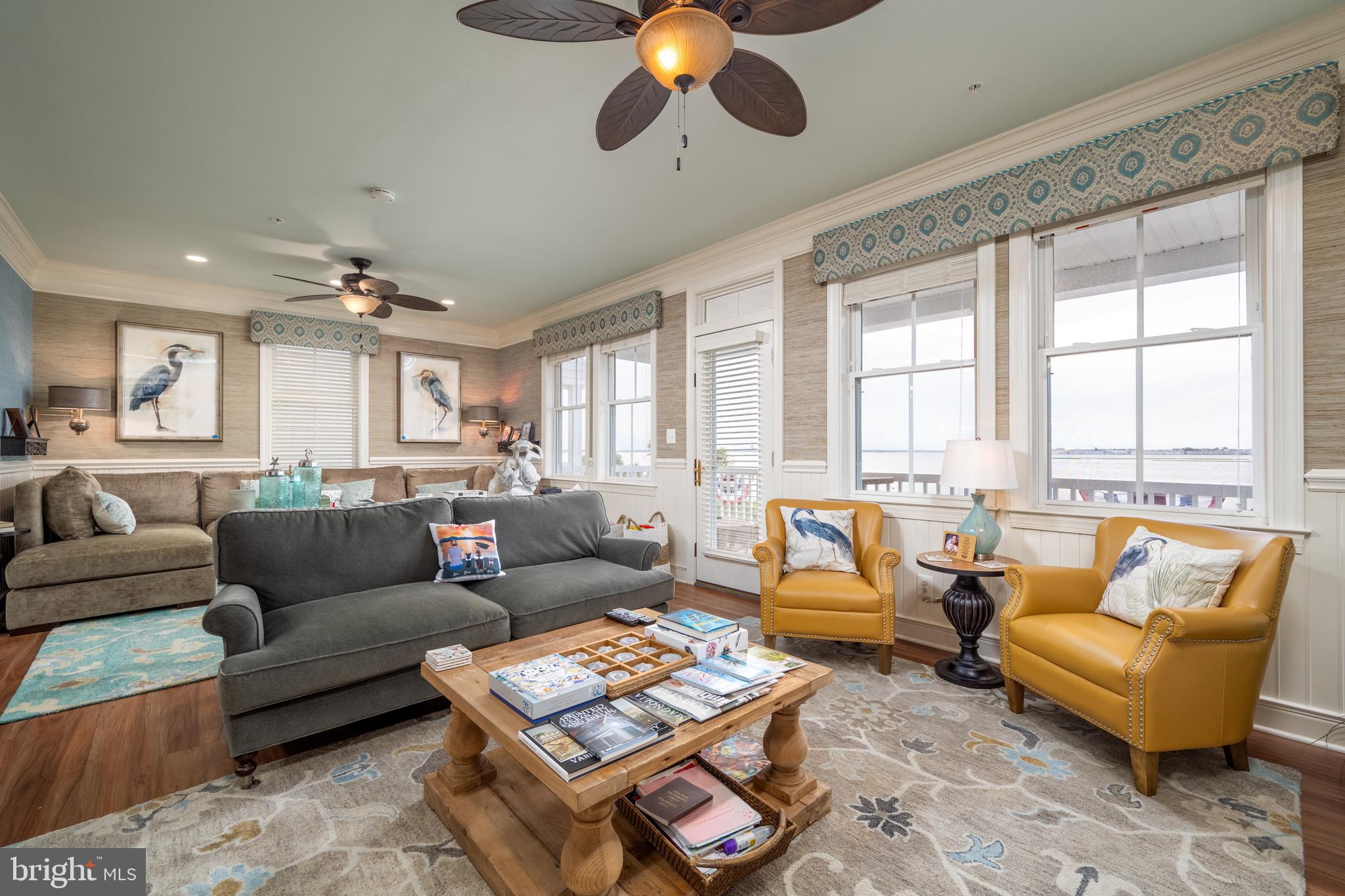 SUNSET ISLAND - Residential