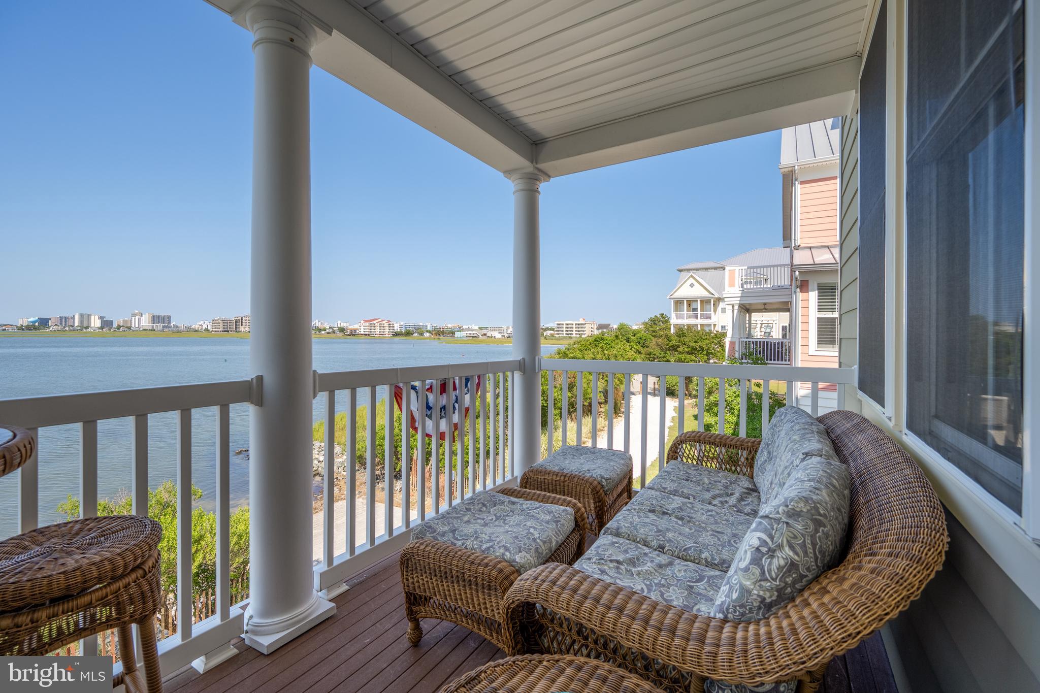 SUNSET ISLAND - Residential