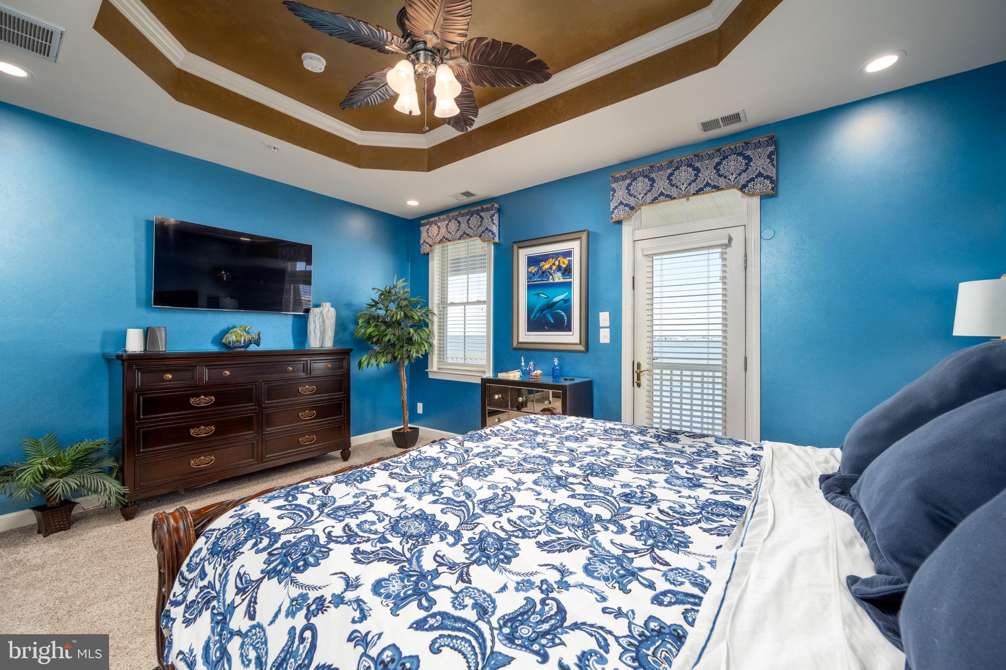 SUNSET ISLAND - Residential