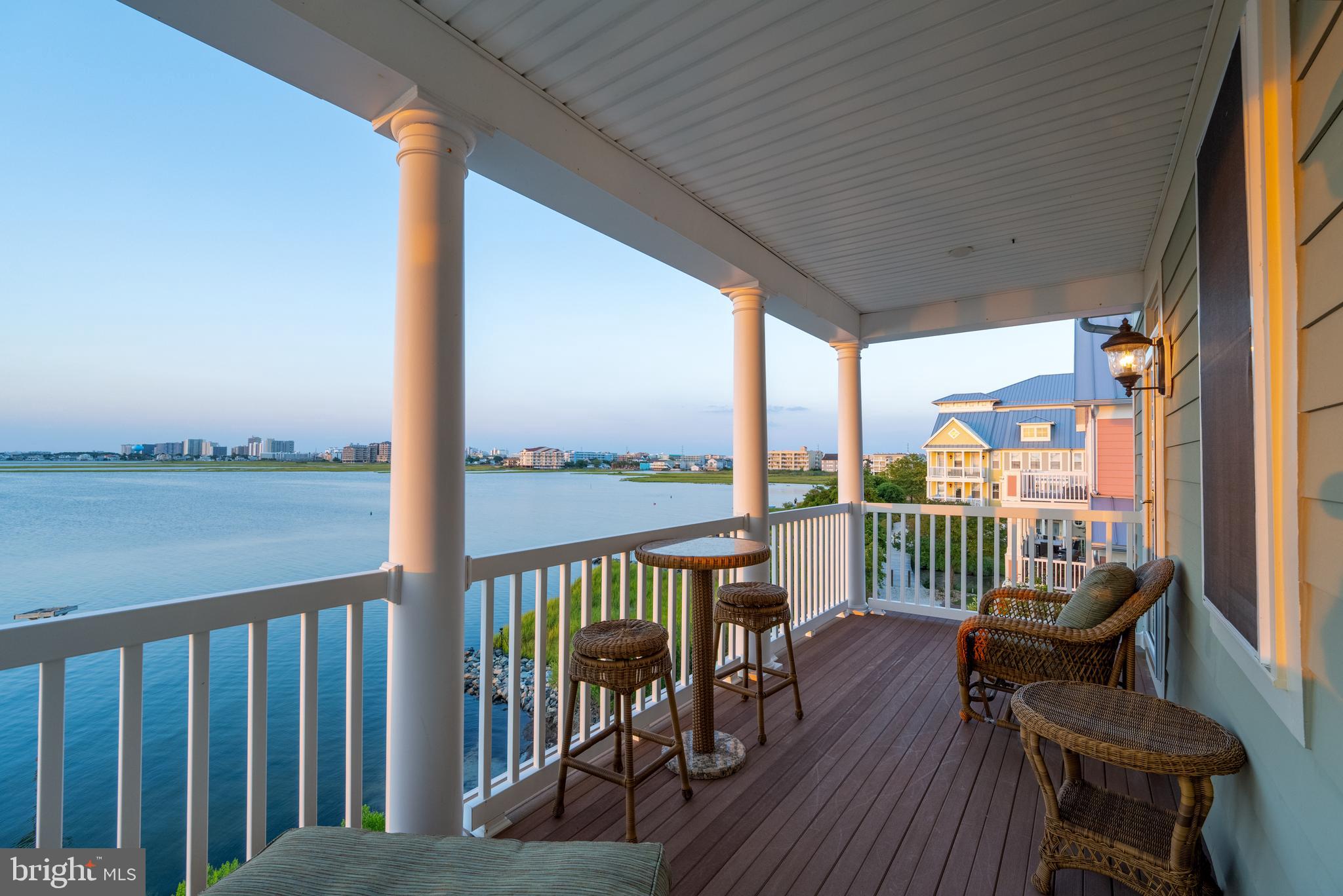 SUNSET ISLAND - Residential