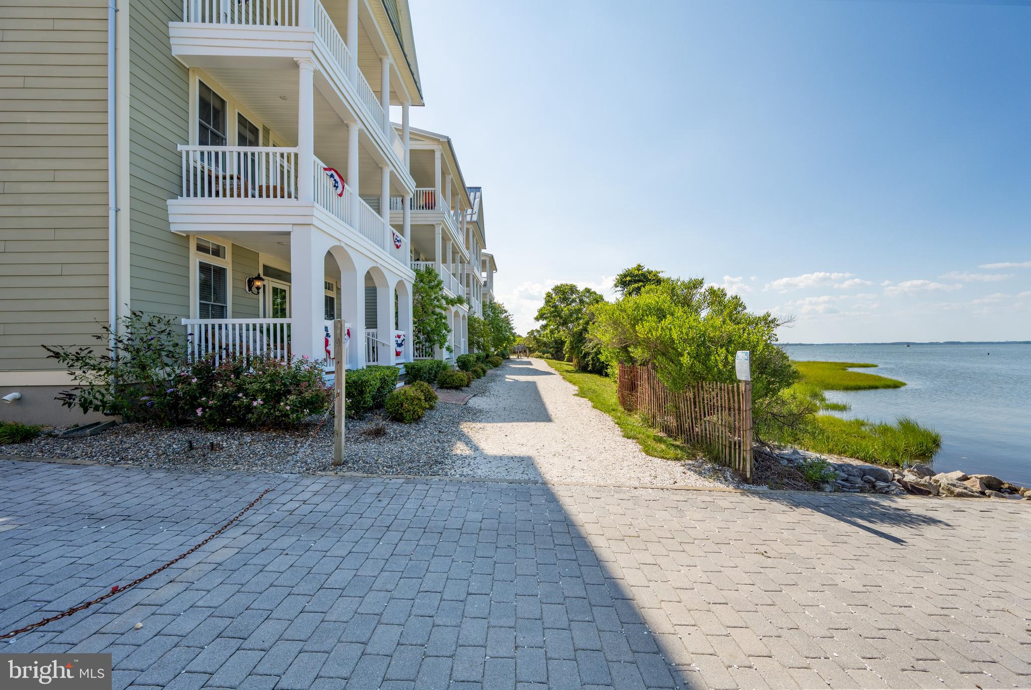 SUNSET ISLAND - Residential