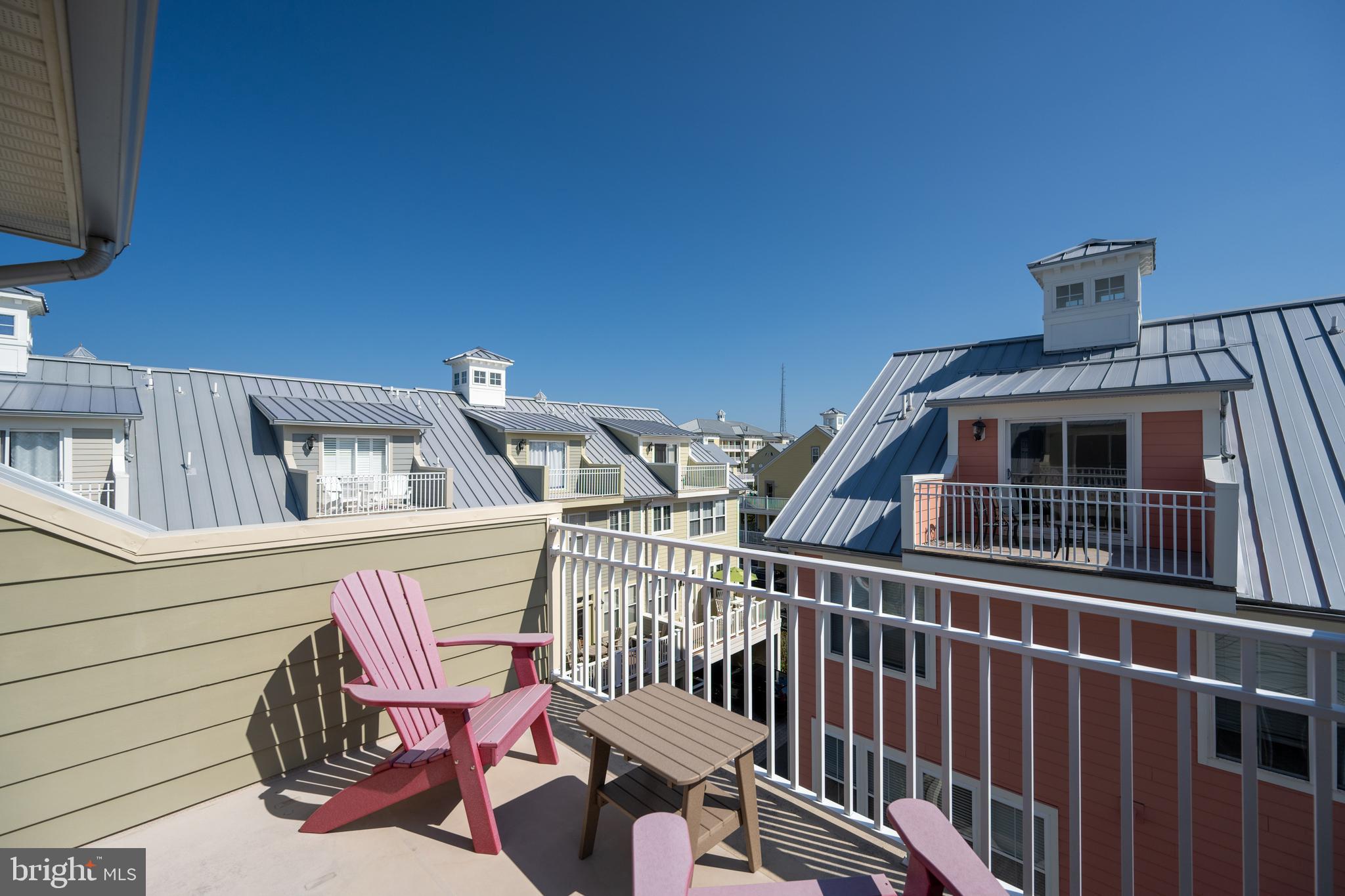 SUNSET ISLAND - Residential