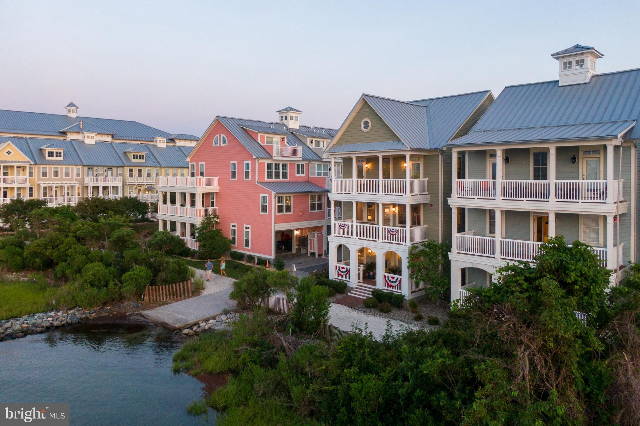 SUNSET ISLAND - Residential