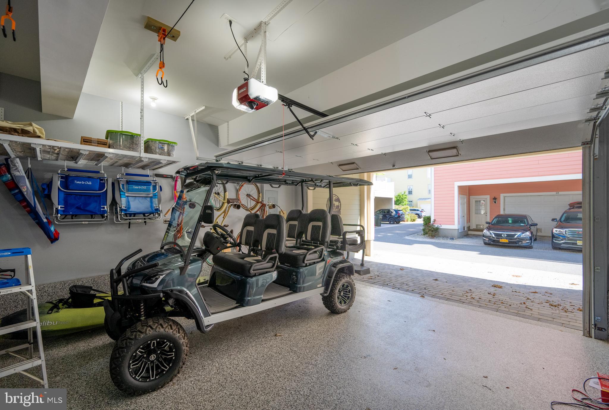 SUNSET ISLAND - Residential