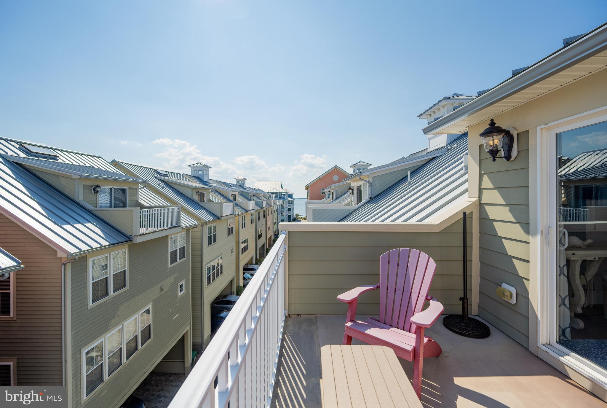 SUNSET ISLAND - Residential