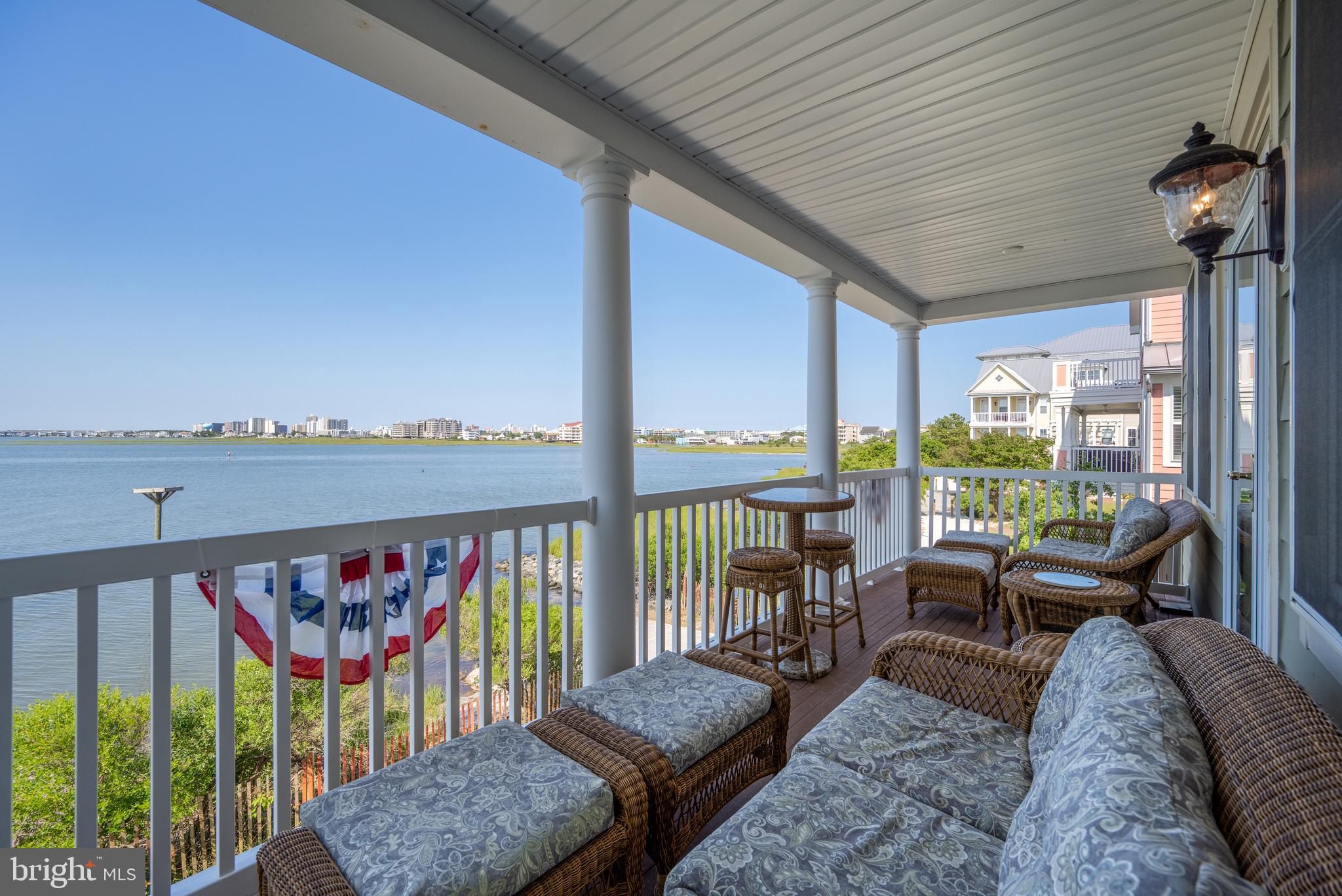 SUNSET ISLAND - Residential