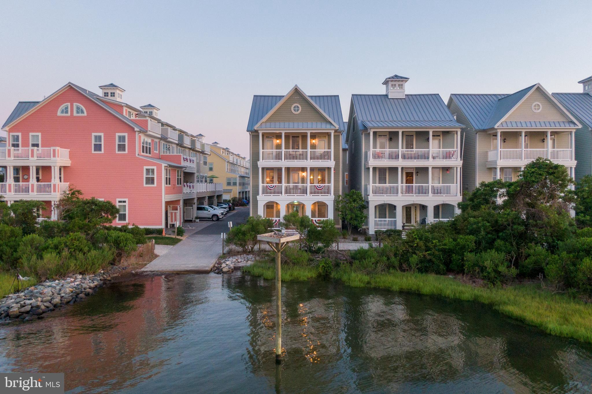 SUNSET ISLAND - Residential