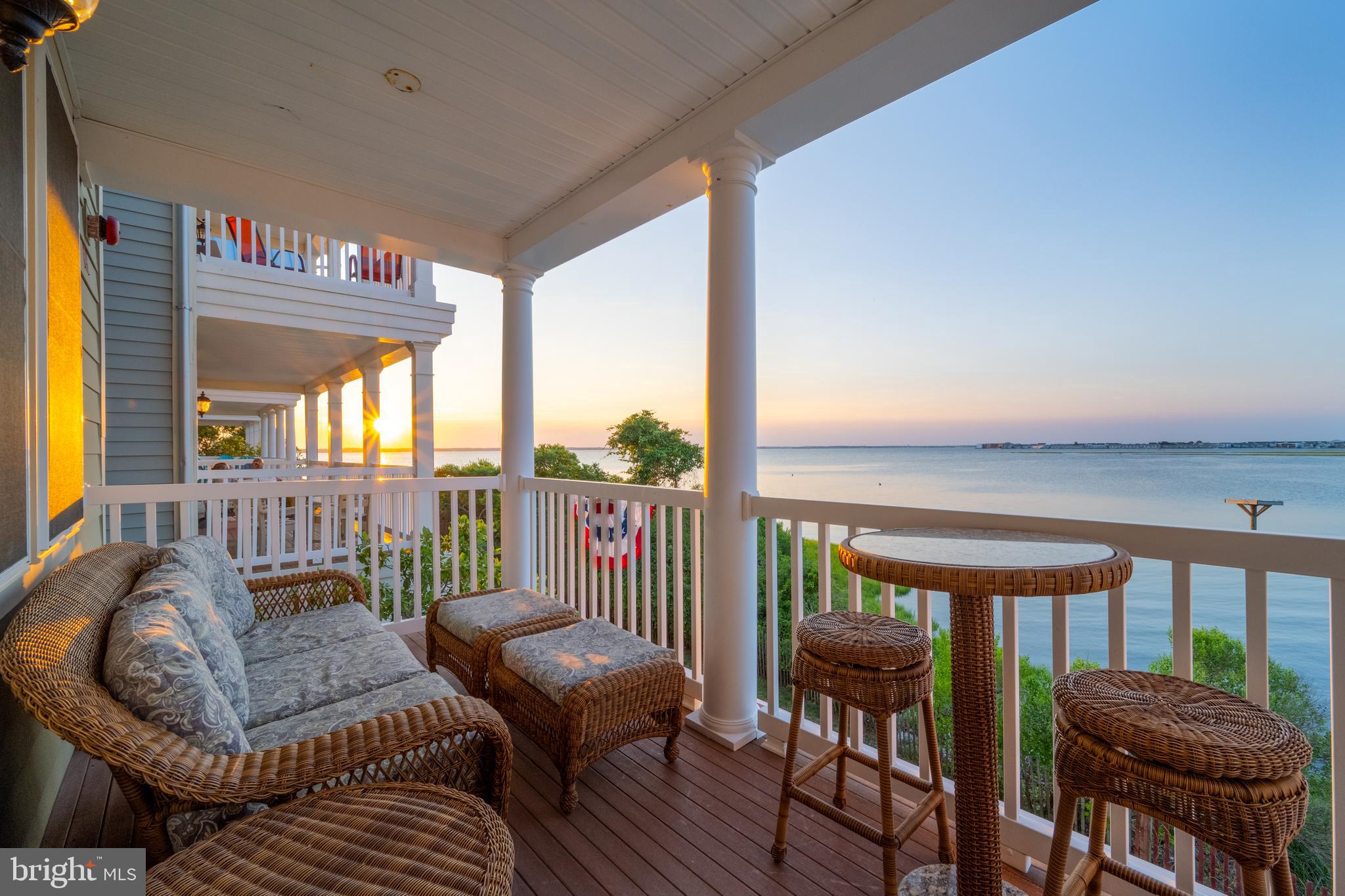 SUNSET ISLAND - Residential