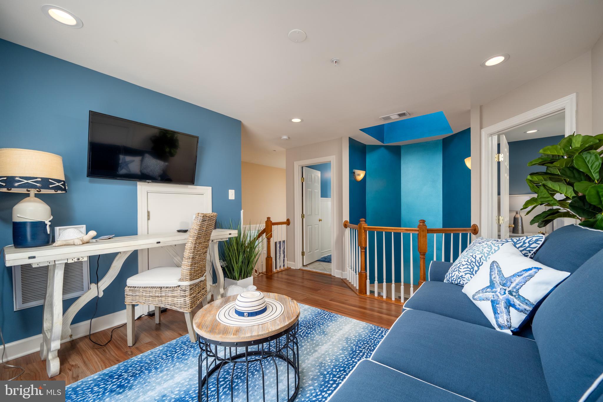 SUNSET ISLAND - Residential