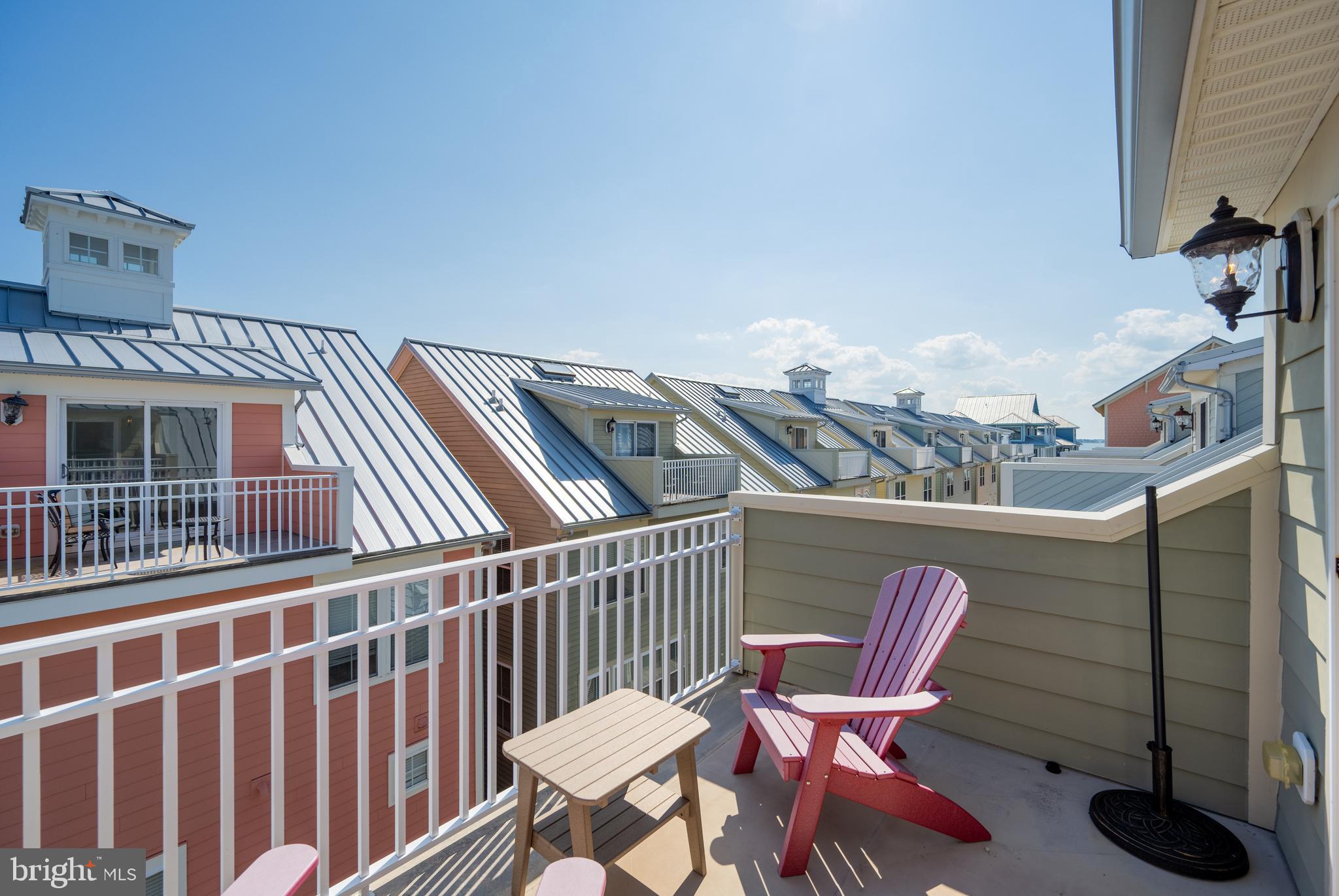 SUNSET ISLAND - Residential