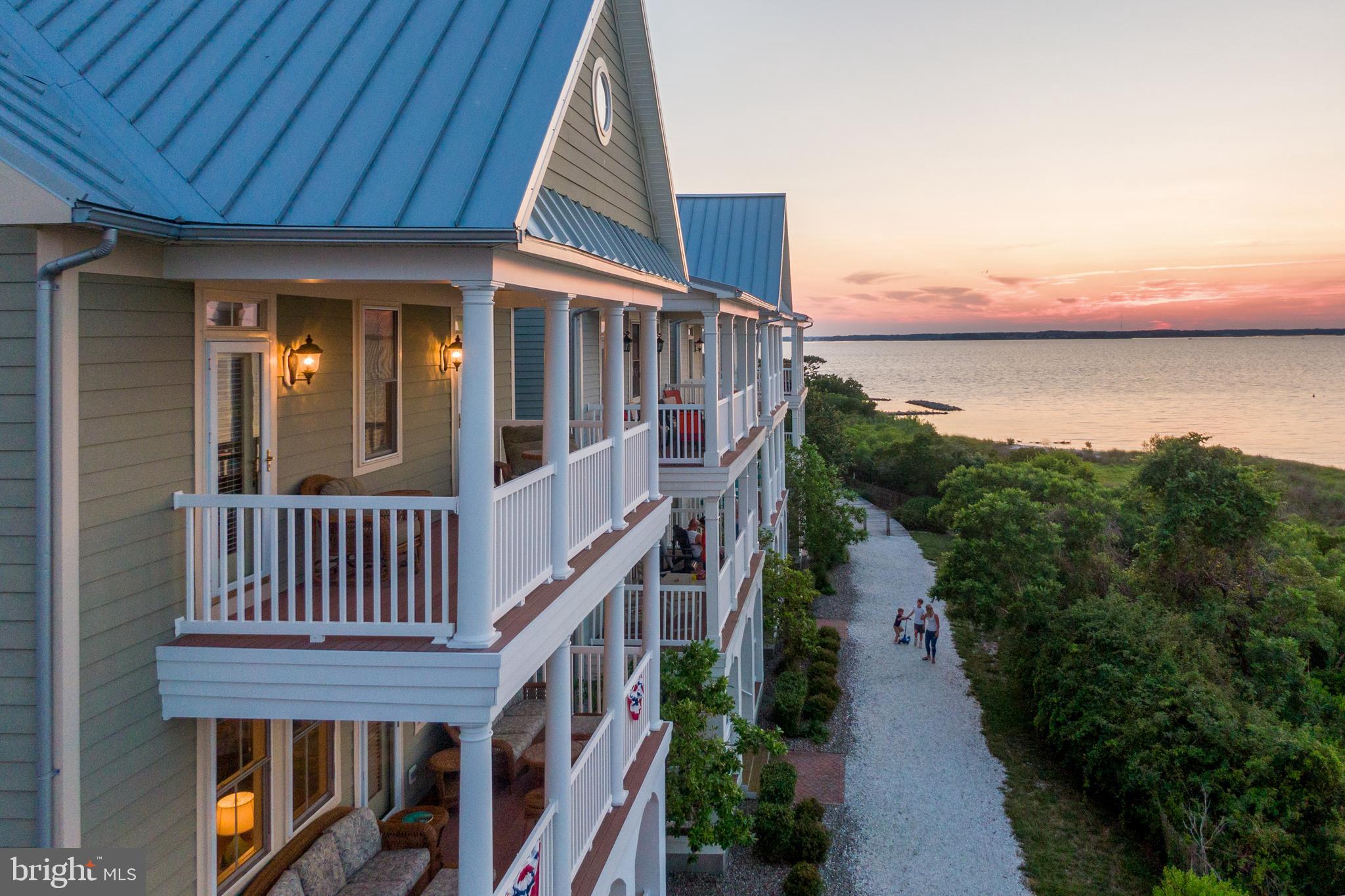 SUNSET ISLAND - Residential