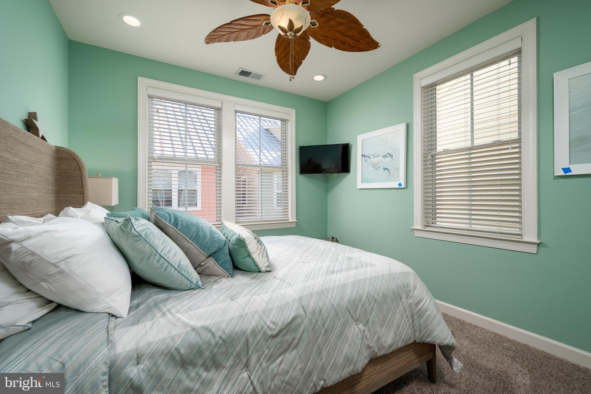 SUNSET ISLAND - Residential