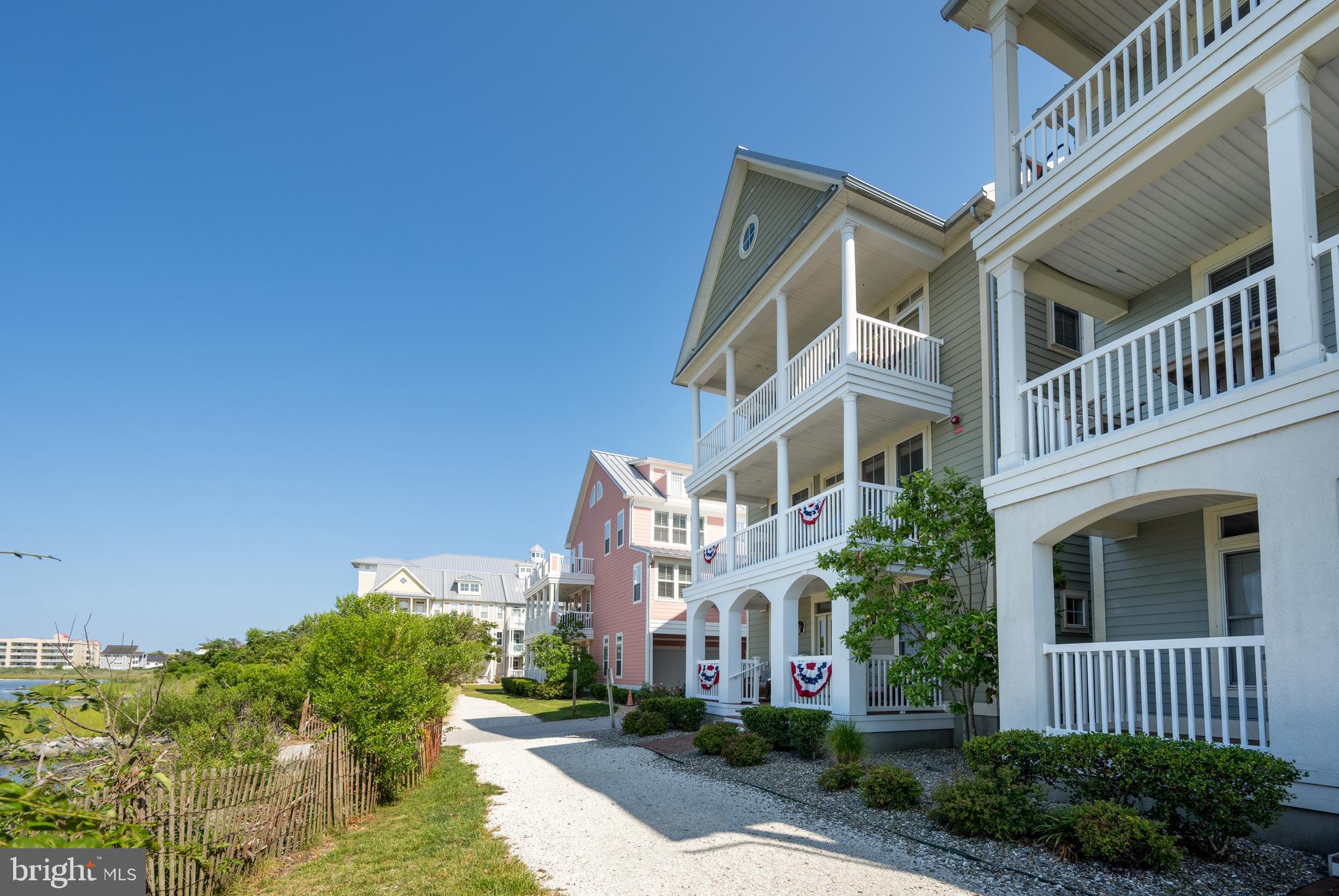 SUNSET ISLAND - Residential