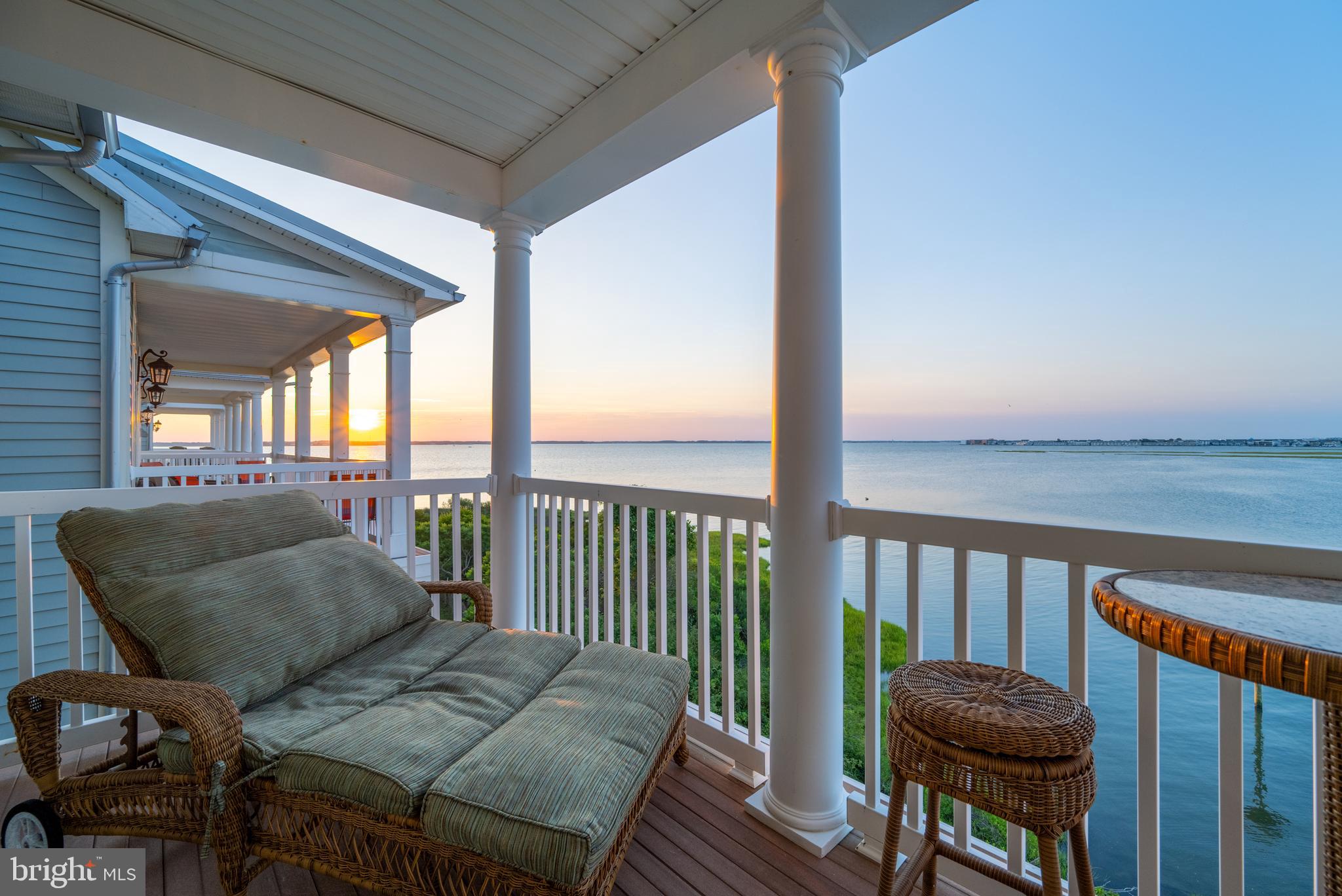 SUNSET ISLAND - Residential