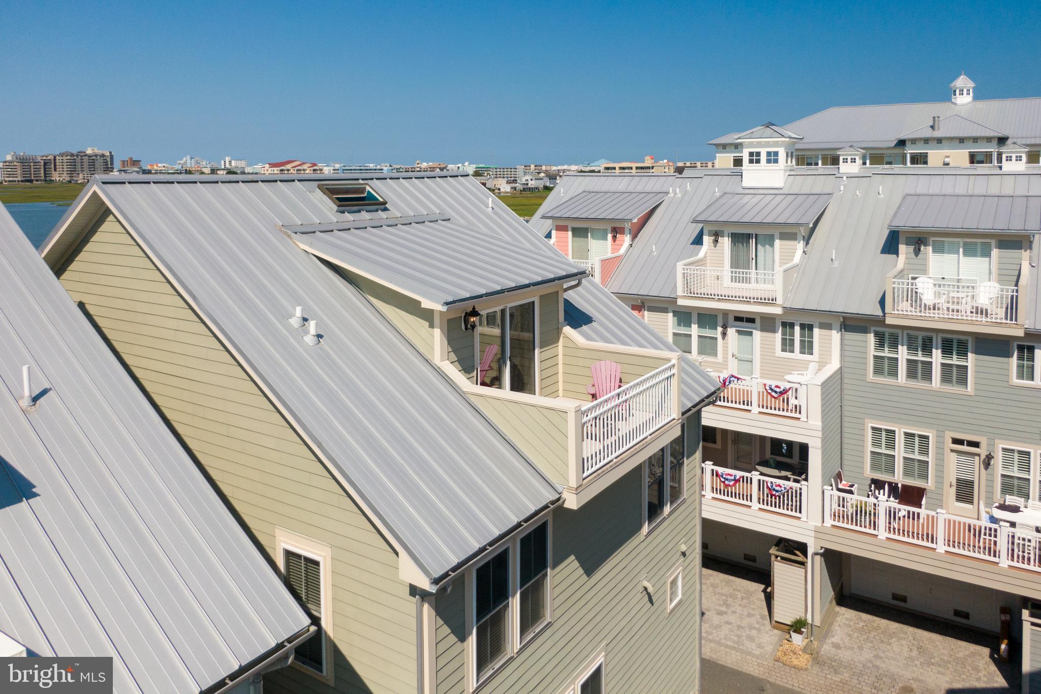 SUNSET ISLAND - Residential