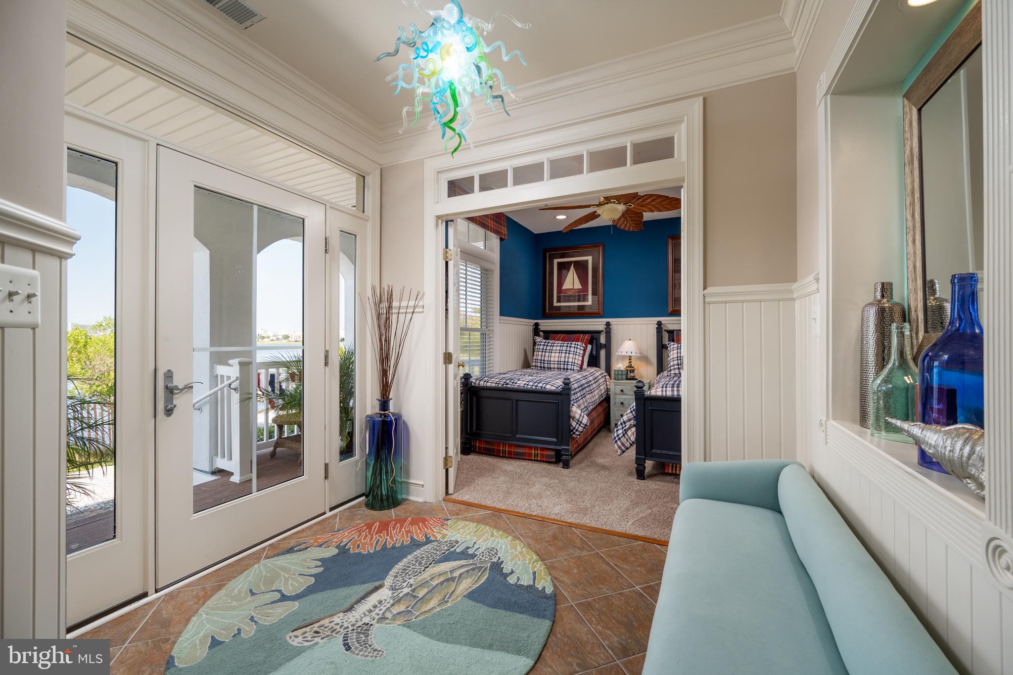 SUNSET ISLAND - Residential