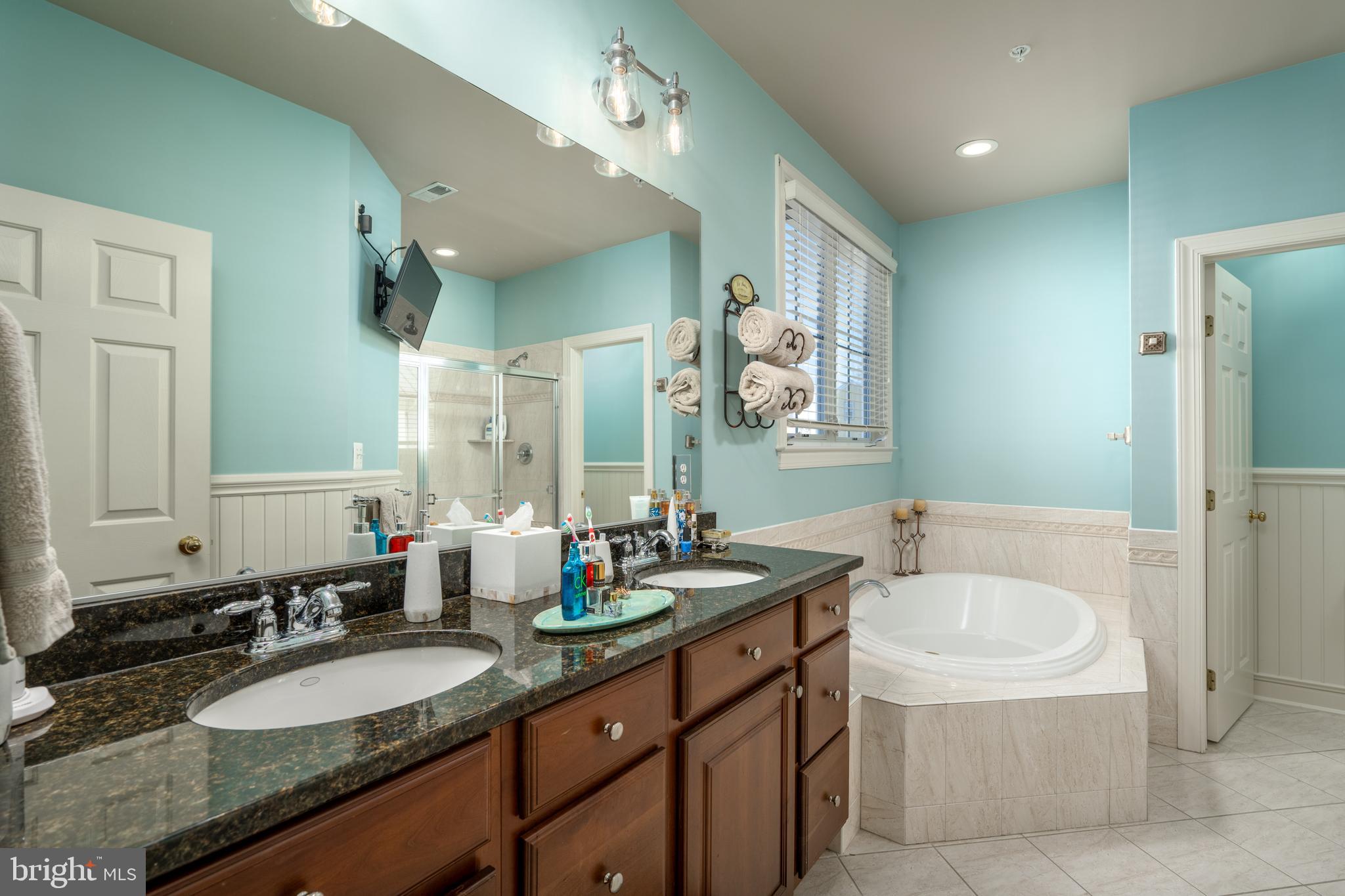 SUNSET ISLAND - Residential