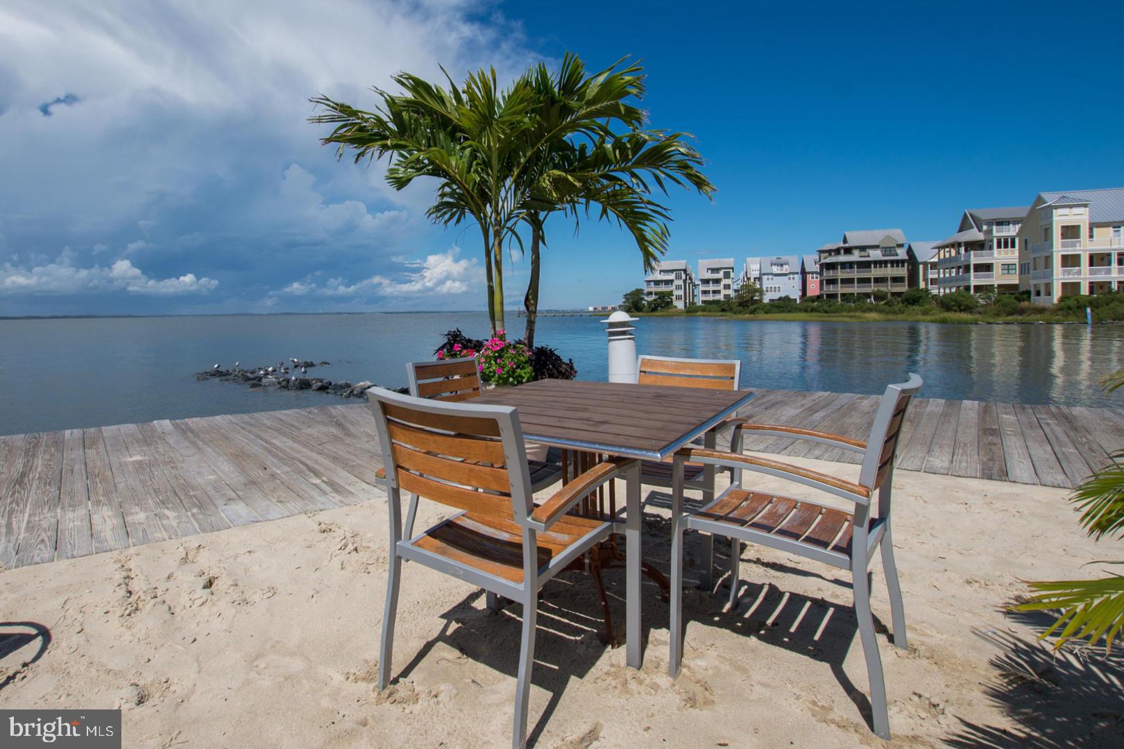 SUNSET ISLAND - Residential