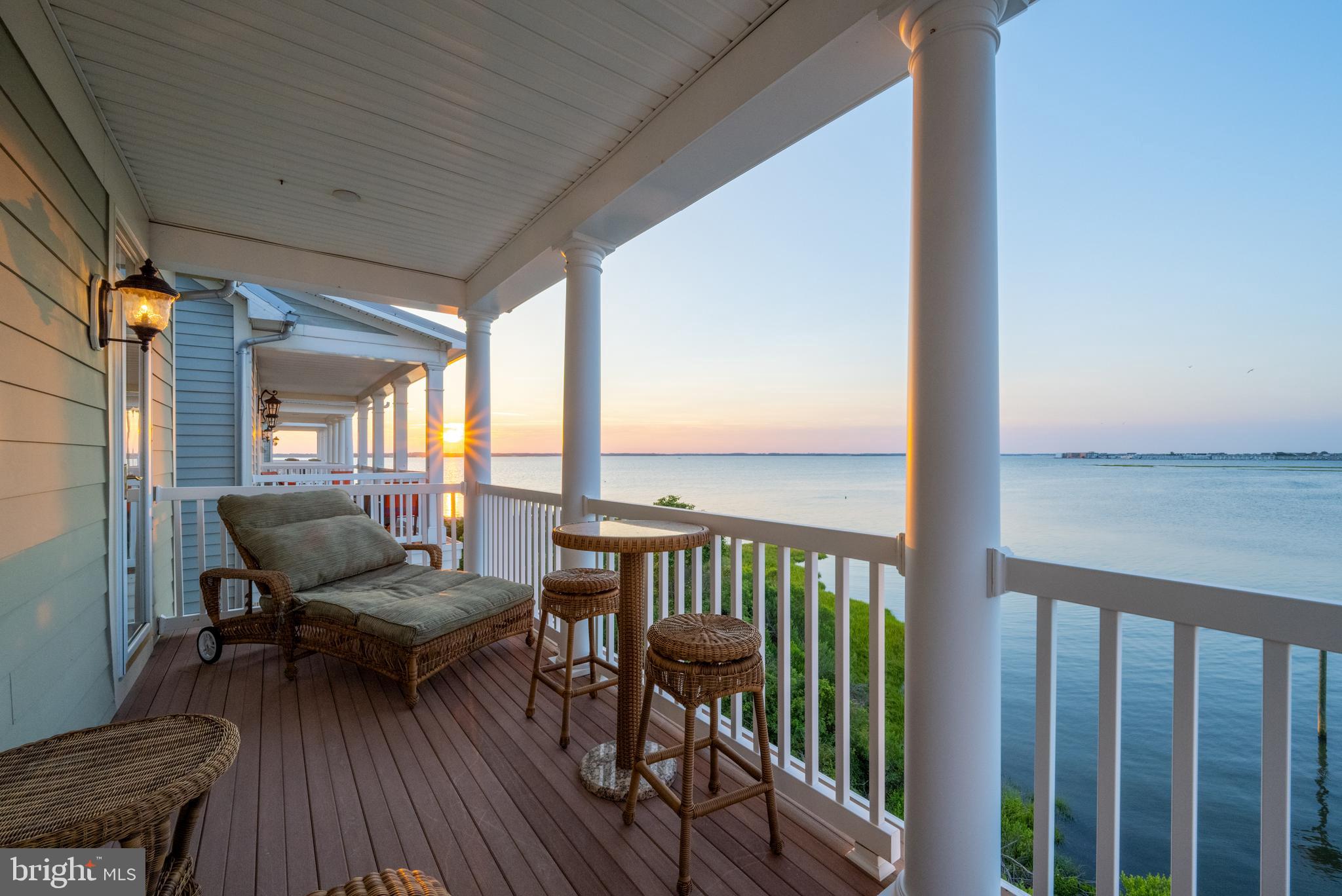 SUNSET ISLAND - Residential