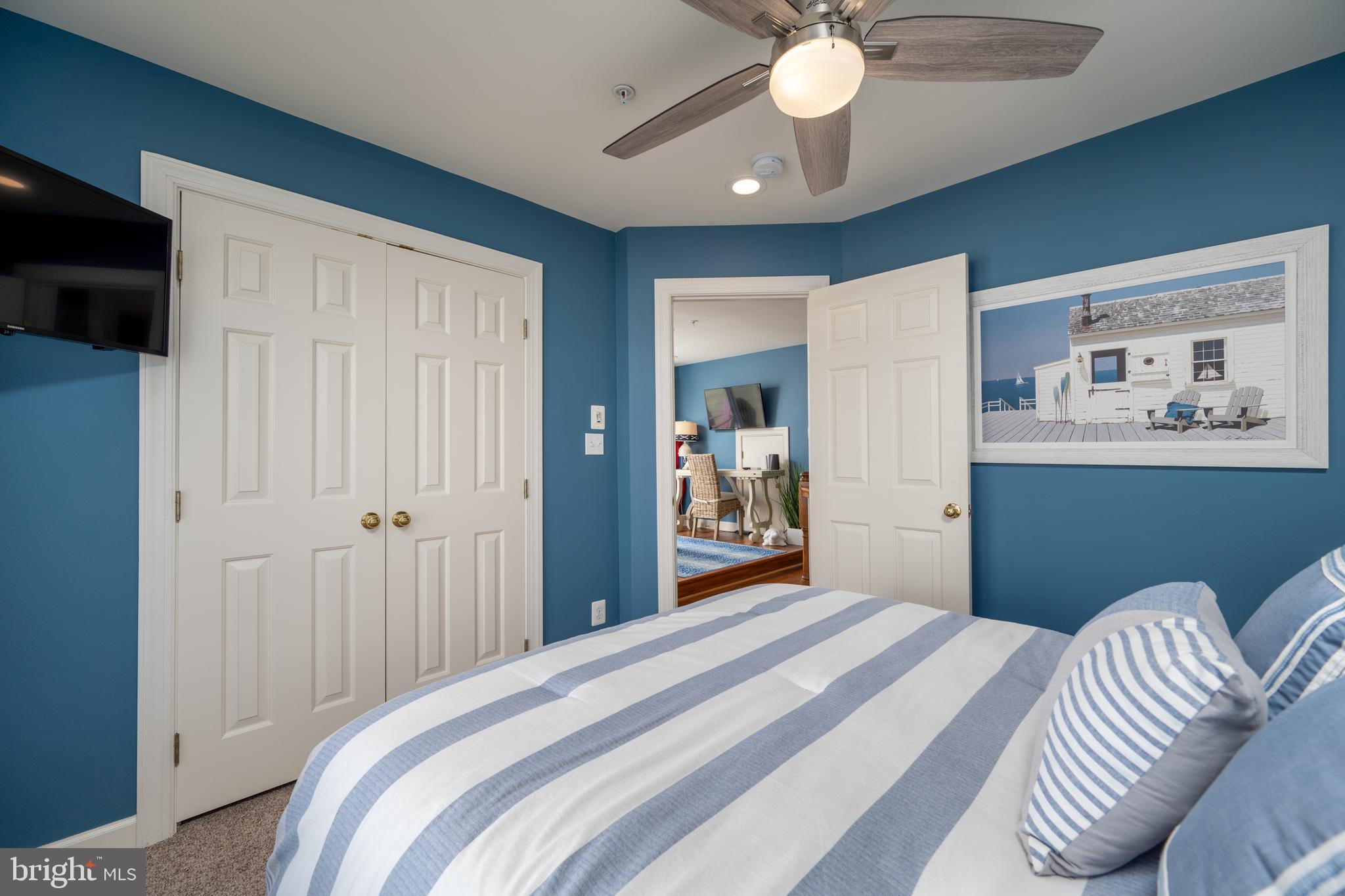 SUNSET ISLAND - Residential