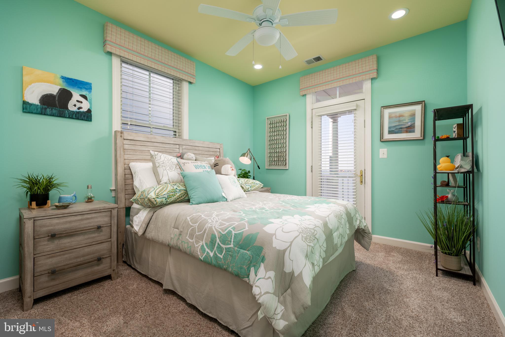 SUNSET ISLAND - Residential