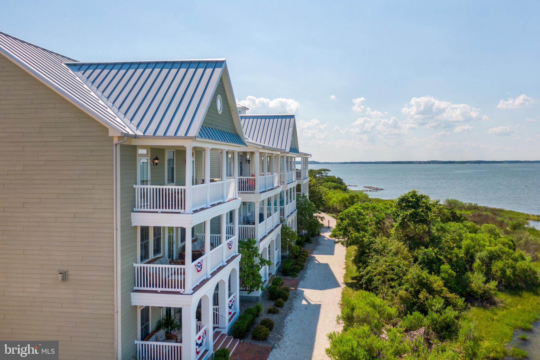 SUNSET ISLAND - Residential